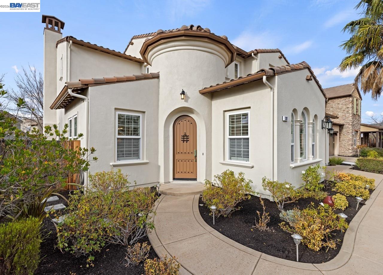 Detail Gallery Image 3 of 60 For 301 Friesian Ct, Danville,  CA 94506 - 4 Beds | 4/1 Baths