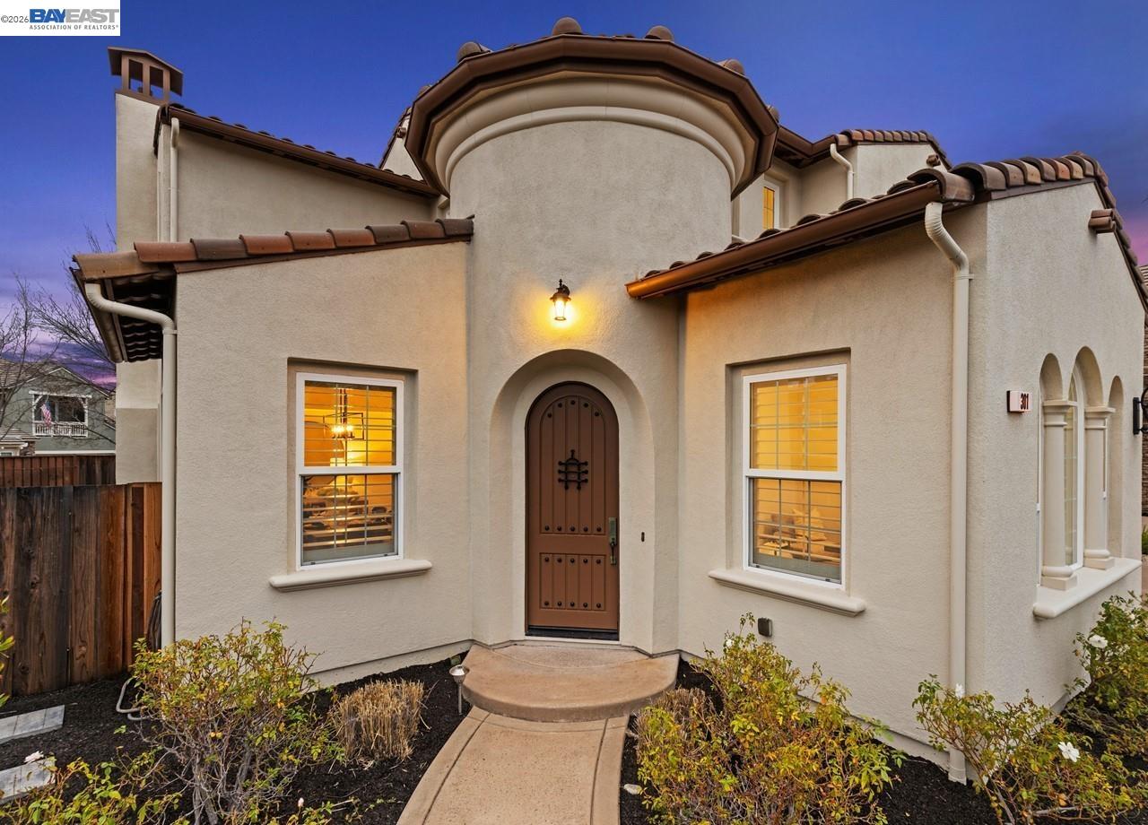 Detail Gallery Image 4 of 60 For 301 Friesian Ct, Danville,  CA 94506 - 4 Beds | 4/1 Baths