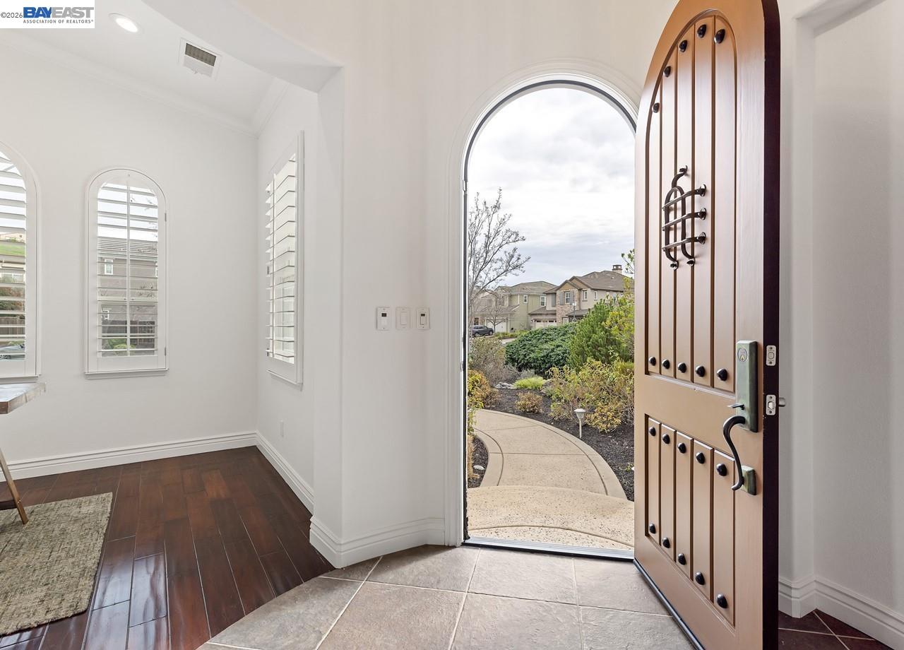 Detail Gallery Image 5 of 60 For 301 Friesian Ct, Danville,  CA 94506 - 4 Beds | 4/1 Baths