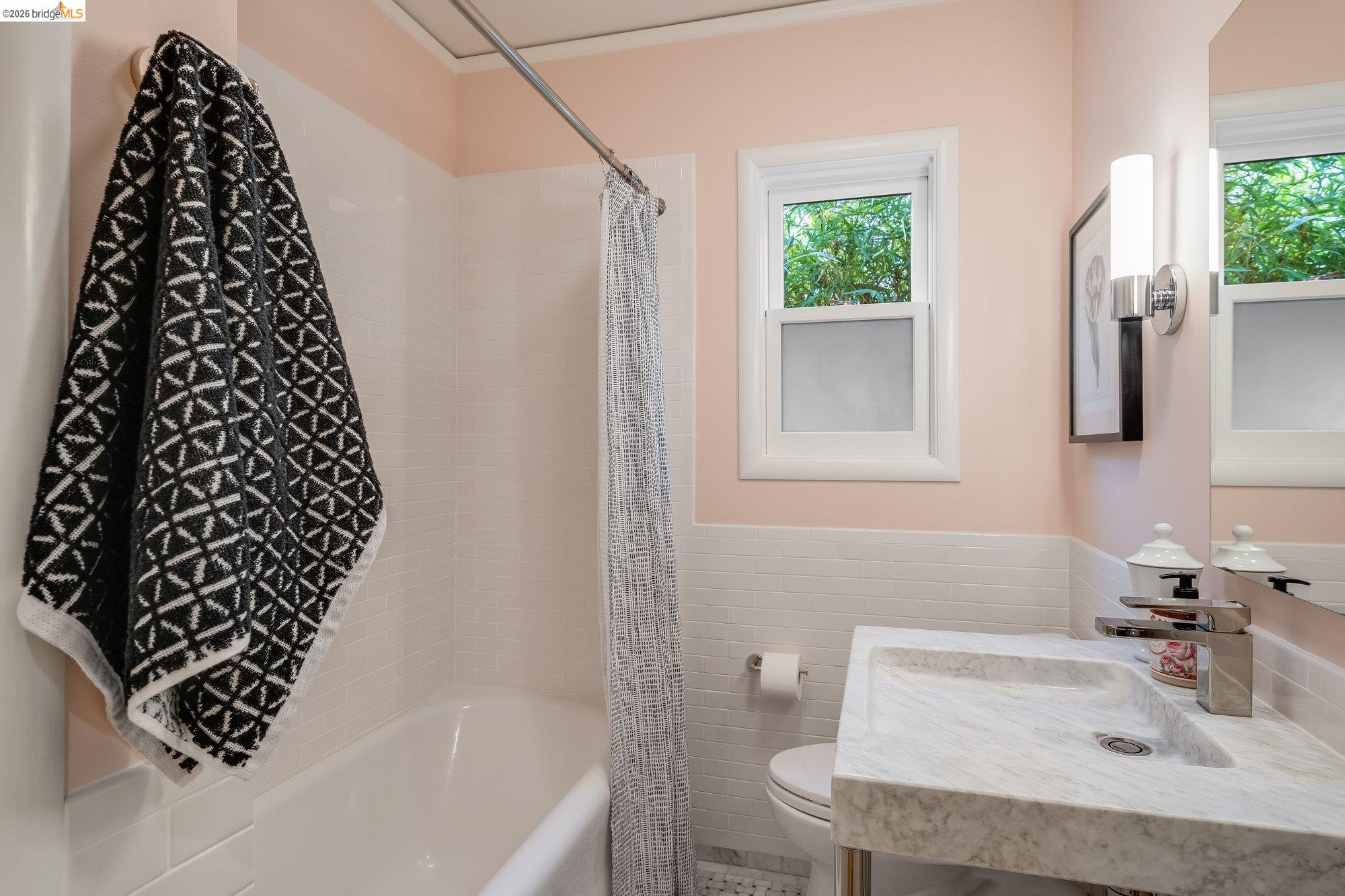 Detail Gallery Image 27 of 40 For 265 Purdue Ave, Kensington,  CA 94708 - 2 Beds | 2 Baths