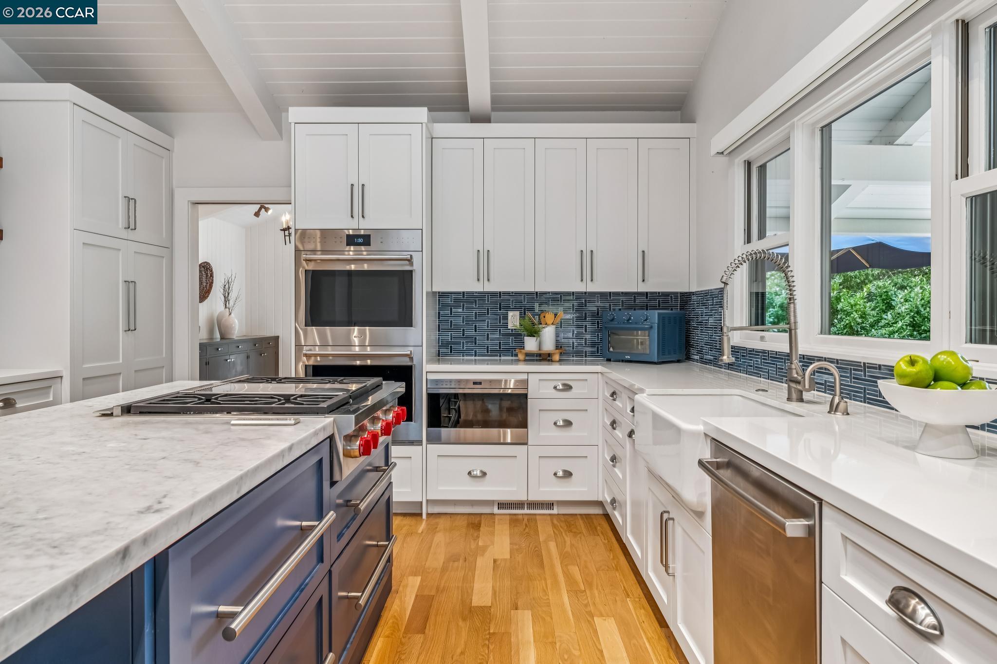 Detail Gallery Image 25 of 58 For 147 Amber Valley Dr, Orinda,  CA 94563 - 4 Beds | 4 Baths