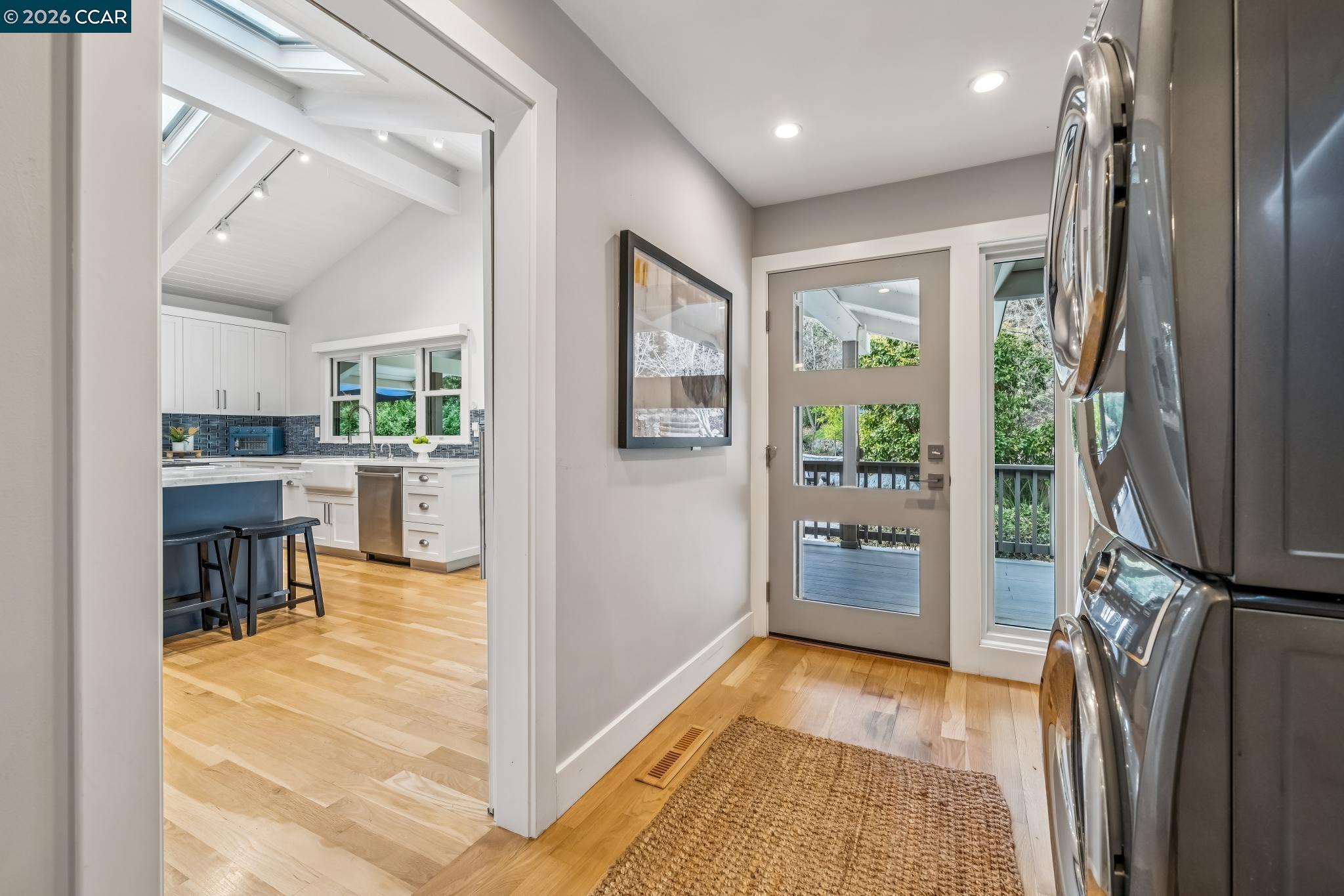 Detail Gallery Image 28 of 58 For 147 Amber Valley Dr, Orinda,  CA 94563 - 4 Beds | 4 Baths