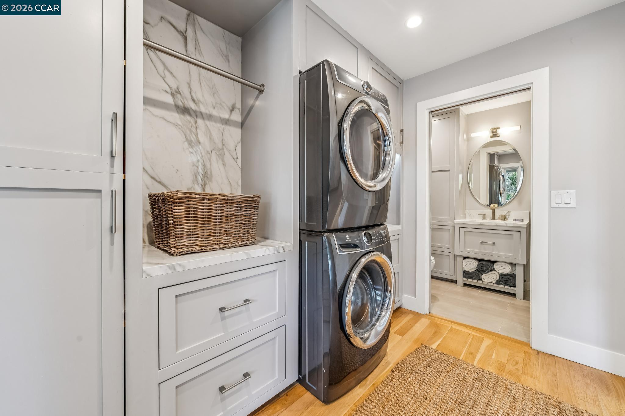 Detail Gallery Image 29 of 58 For 147 Amber Valley Dr, Orinda,  CA 94563 - 4 Beds | 4 Baths