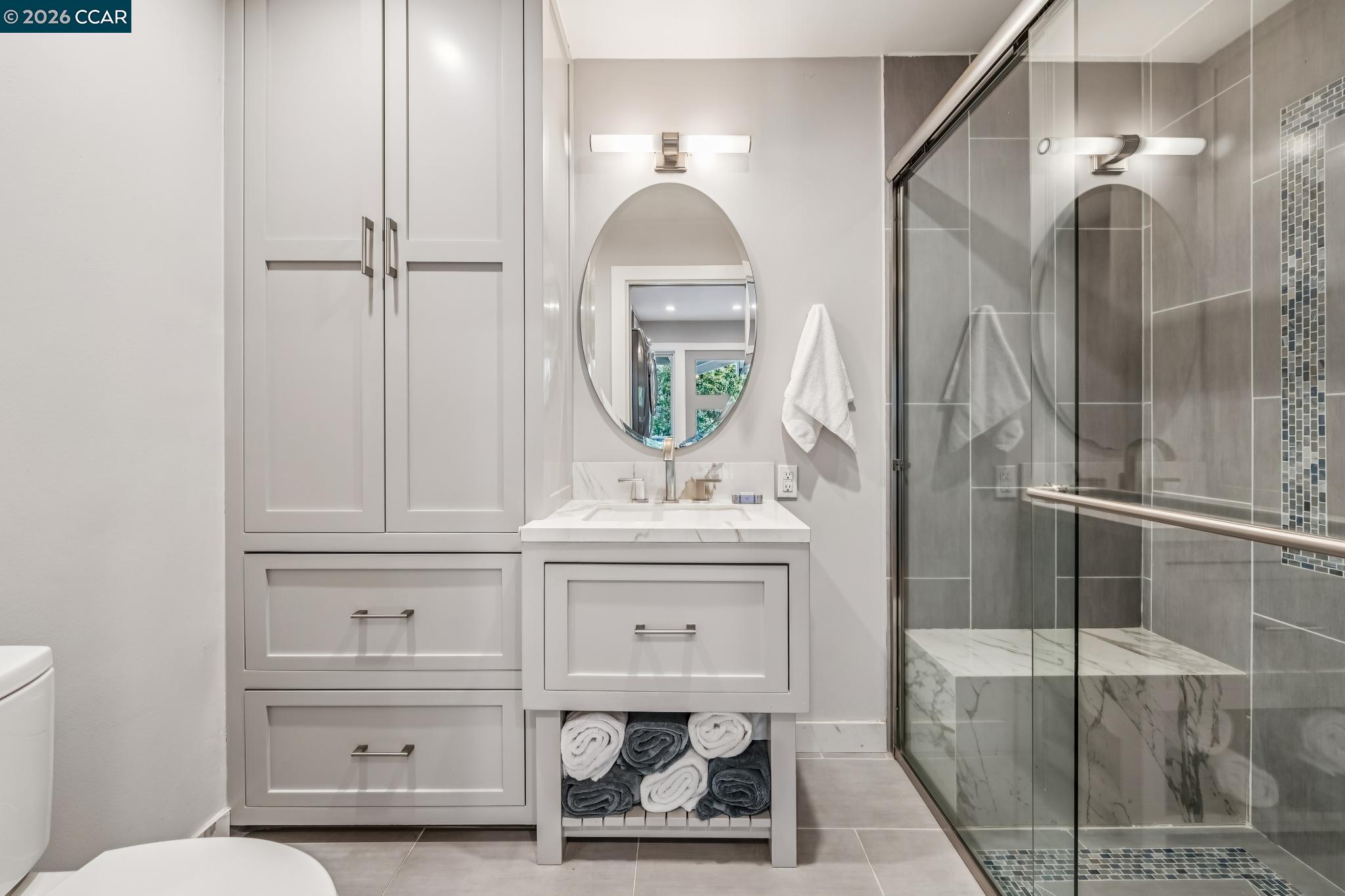 Detail Gallery Image 30 of 58 For 147 Amber Valley Dr, Orinda,  CA 94563 - 4 Beds | 4 Baths