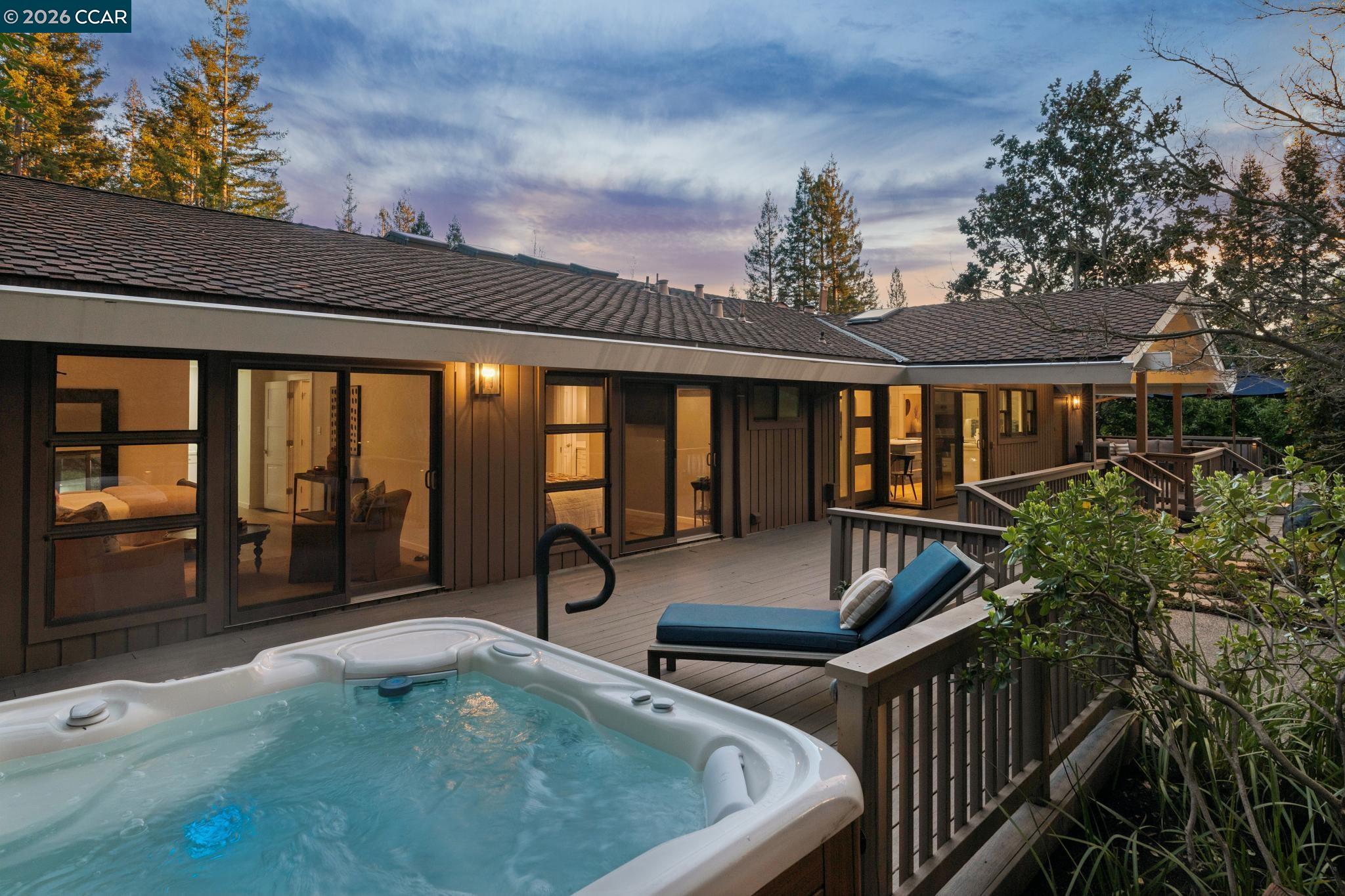 Detail Gallery Image 32 of 58 For 147 Amber Valley Dr, Orinda,  CA 94563 - 4 Beds | 4 Baths