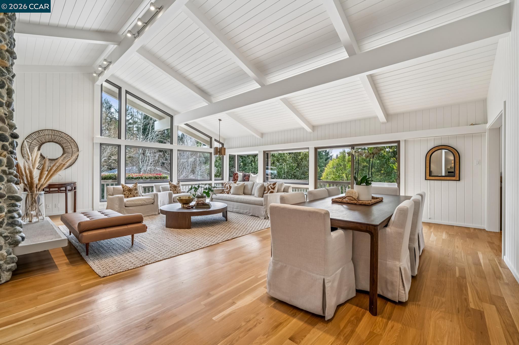 Detail Gallery Image 6 of 58 For 147 Amber Valley Dr, Orinda,  CA 94563 - 4 Beds | 4 Baths