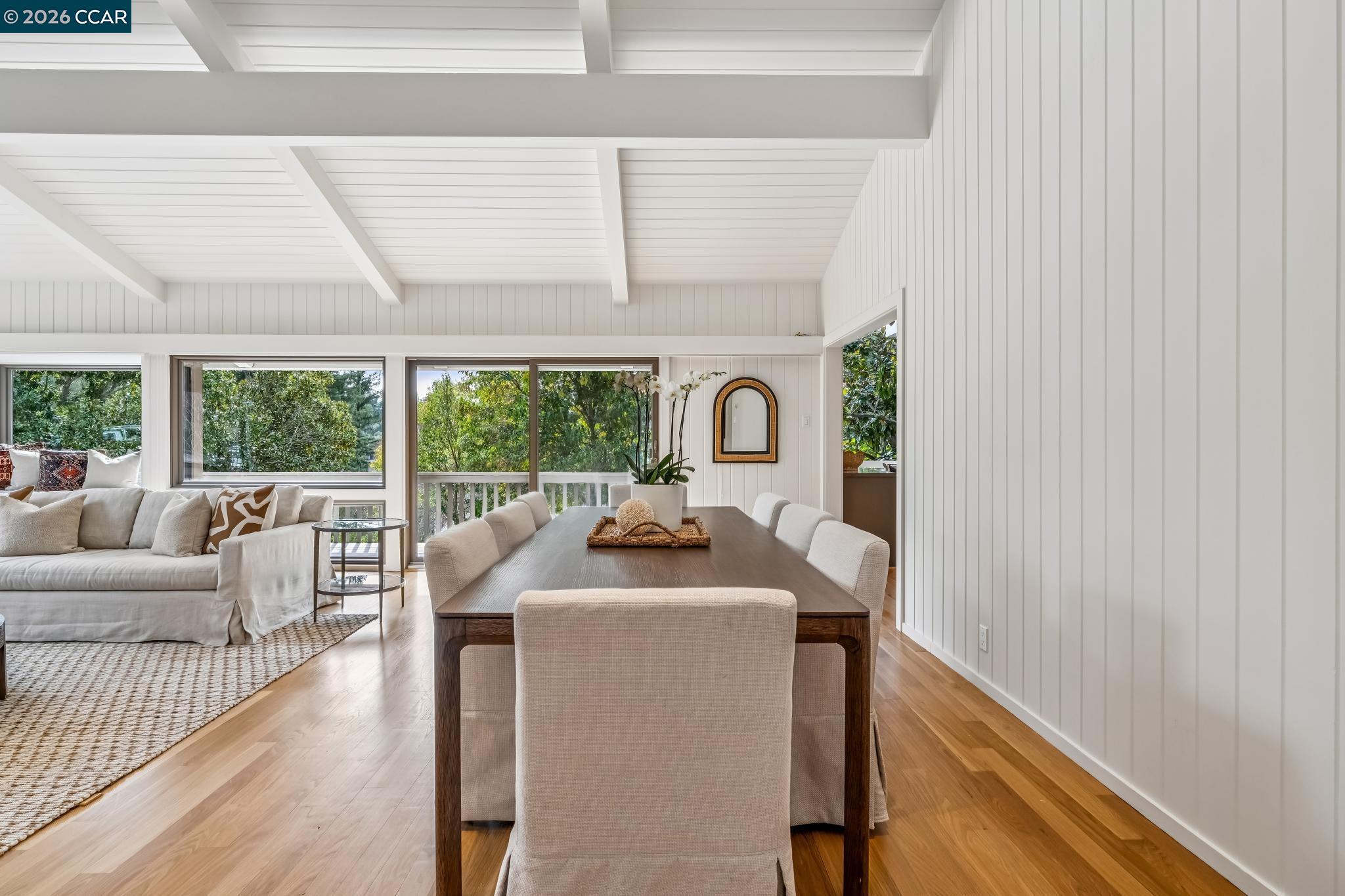 Detail Gallery Image 7 of 58 For 147 Amber Valley Dr, Orinda,  CA 94563 - 4 Beds | 4 Baths