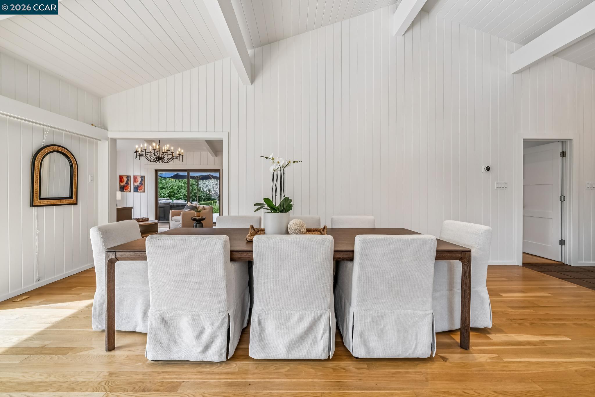 Detail Gallery Image 8 of 58 For 147 Amber Valley Dr, Orinda,  CA 94563 - 4 Beds | 4 Baths