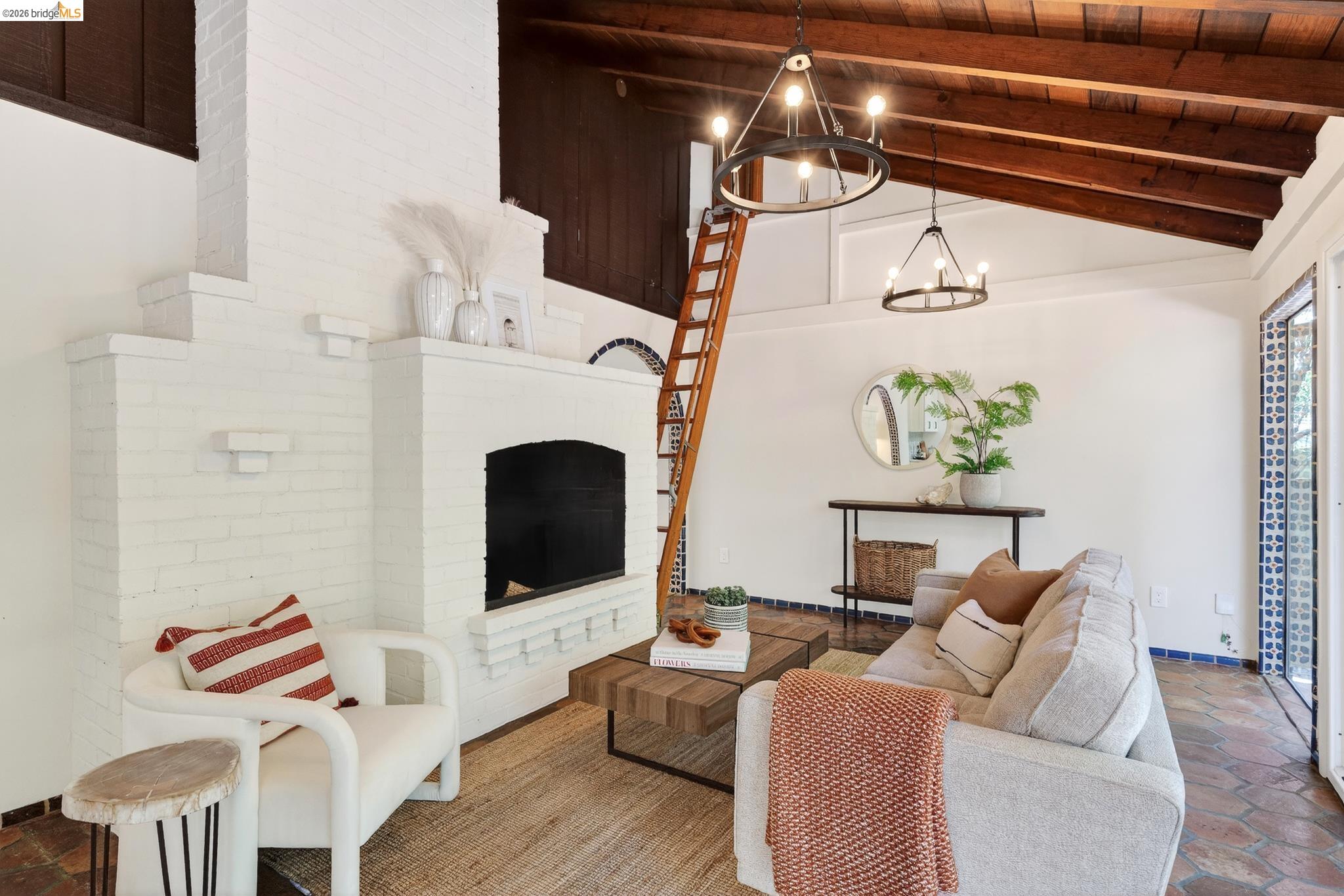 Detail Gallery Image 29 of 59 For 5914 Thornhill Drive, Oakland,  CA 94611 - 3 Beds | 2 Baths