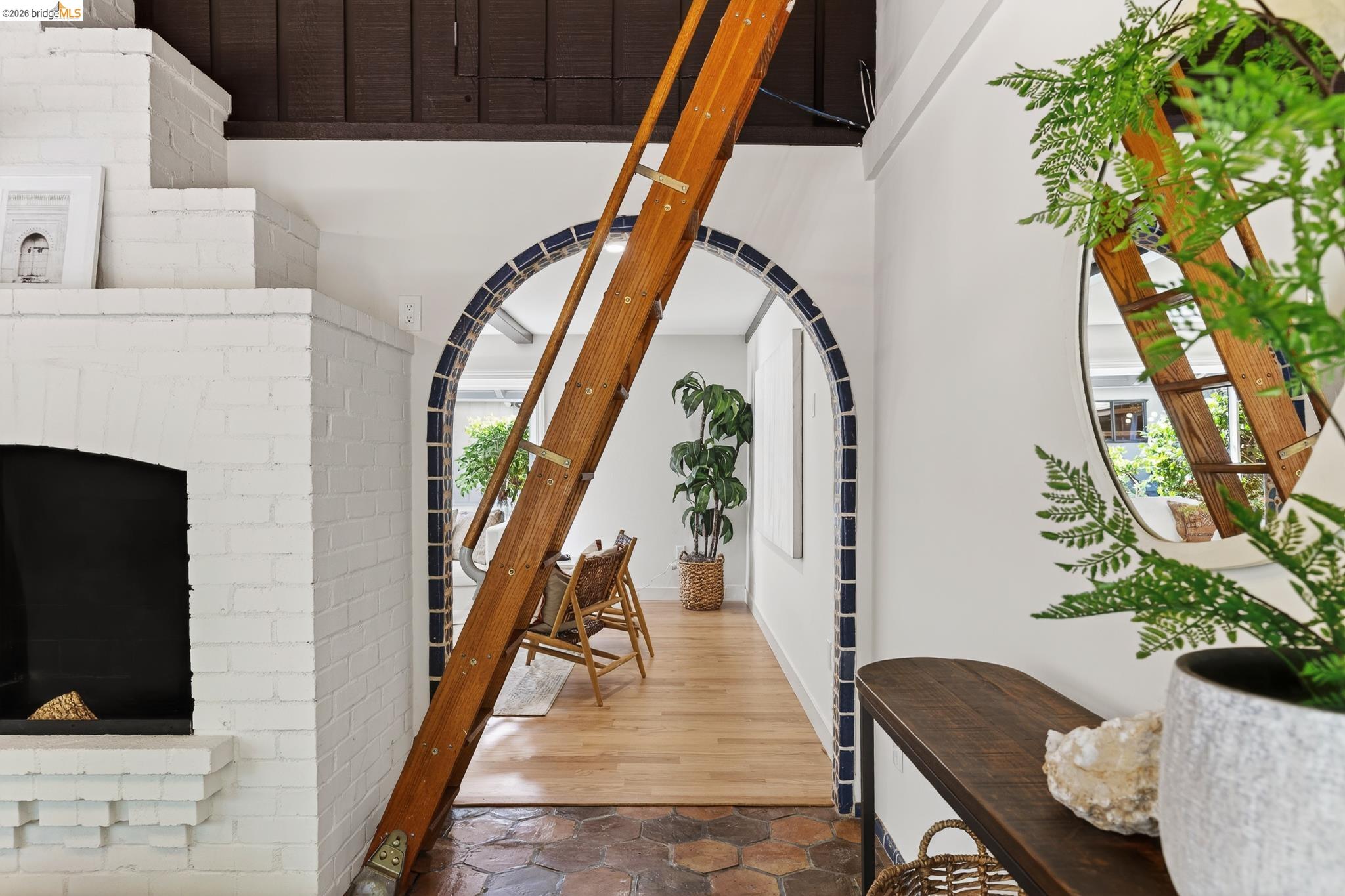 Detail Gallery Image 30 of 59 For 5914 Thornhill Drive, Oakland,  CA 94611 - 3 Beds | 2 Baths