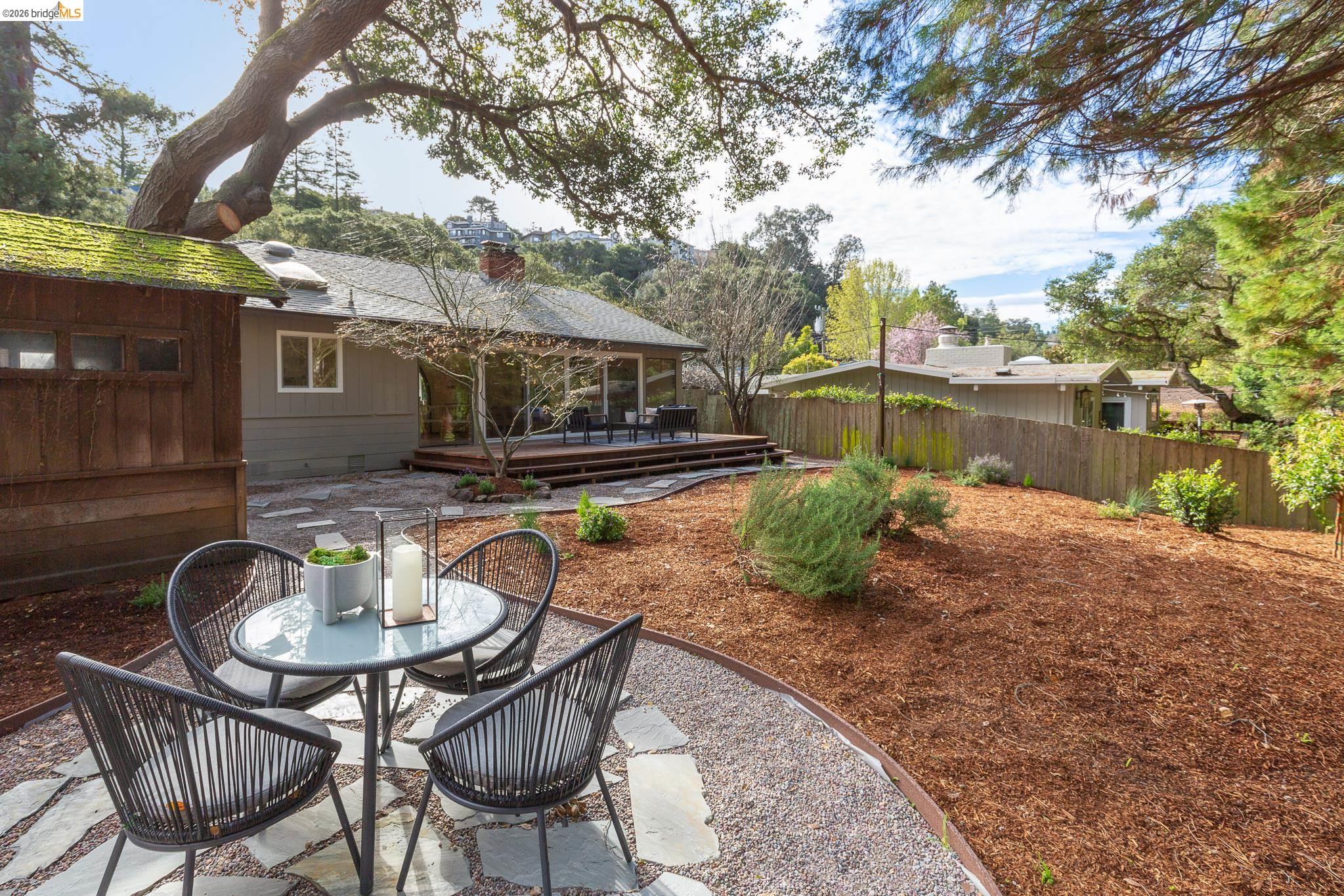 Detail Gallery Image 37 of 59 For 5914 Thornhill Drive, Oakland,  CA 94611 - 3 Beds | 2 Baths