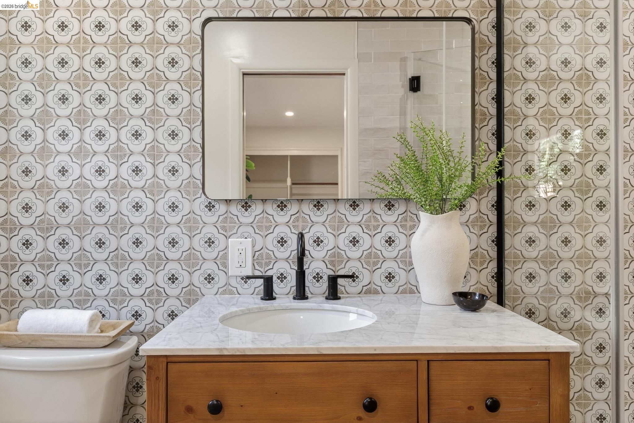 Detail Gallery Image 44 of 59 For 5914 Thornhill Drive, Oakland,  CA 94611 - 3 Beds | 2 Baths