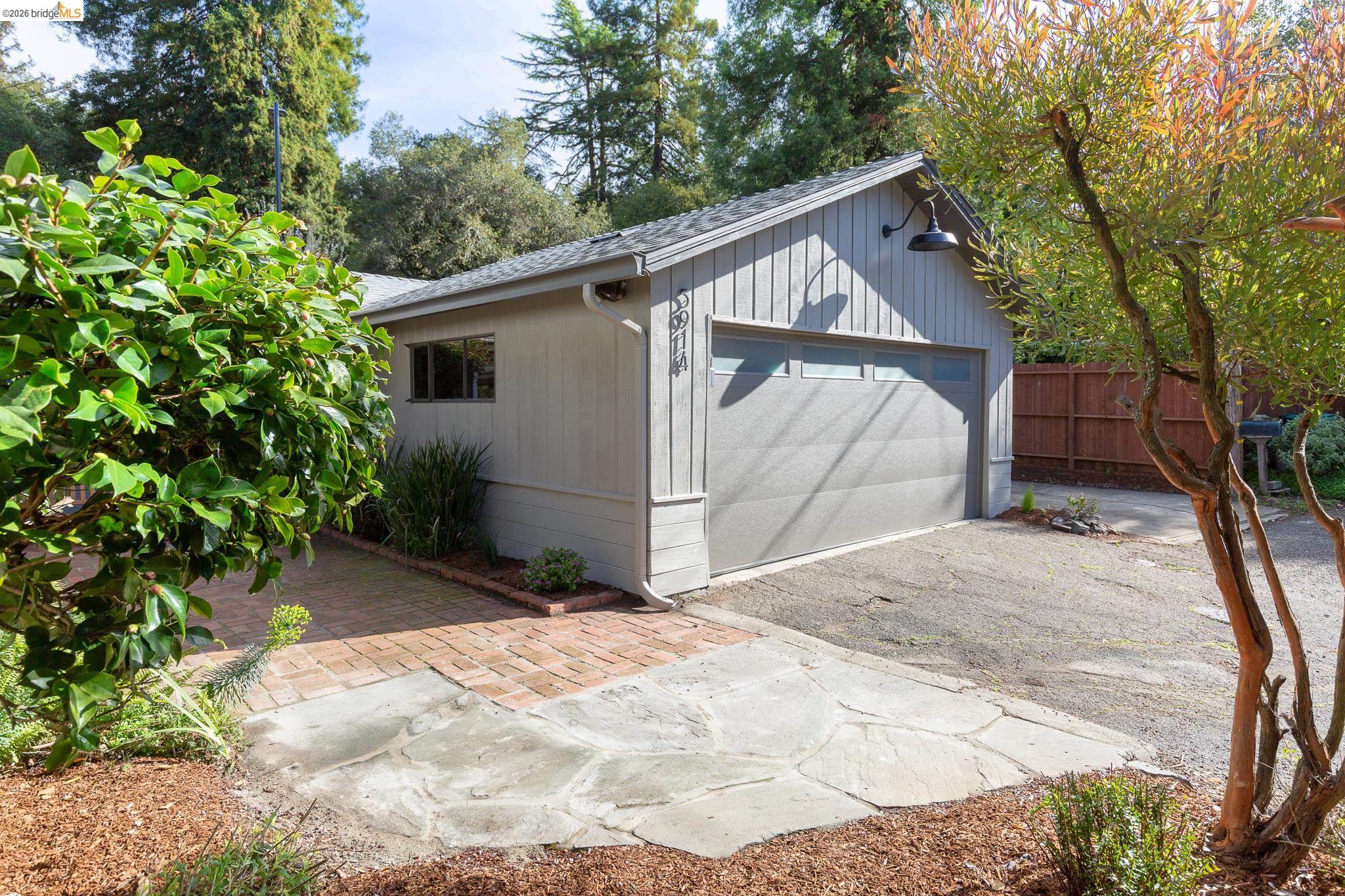 Detail Gallery Image 57 of 59 For 5914 Thornhill Drive, Oakland,  CA 94611 - 3 Beds | 2 Baths