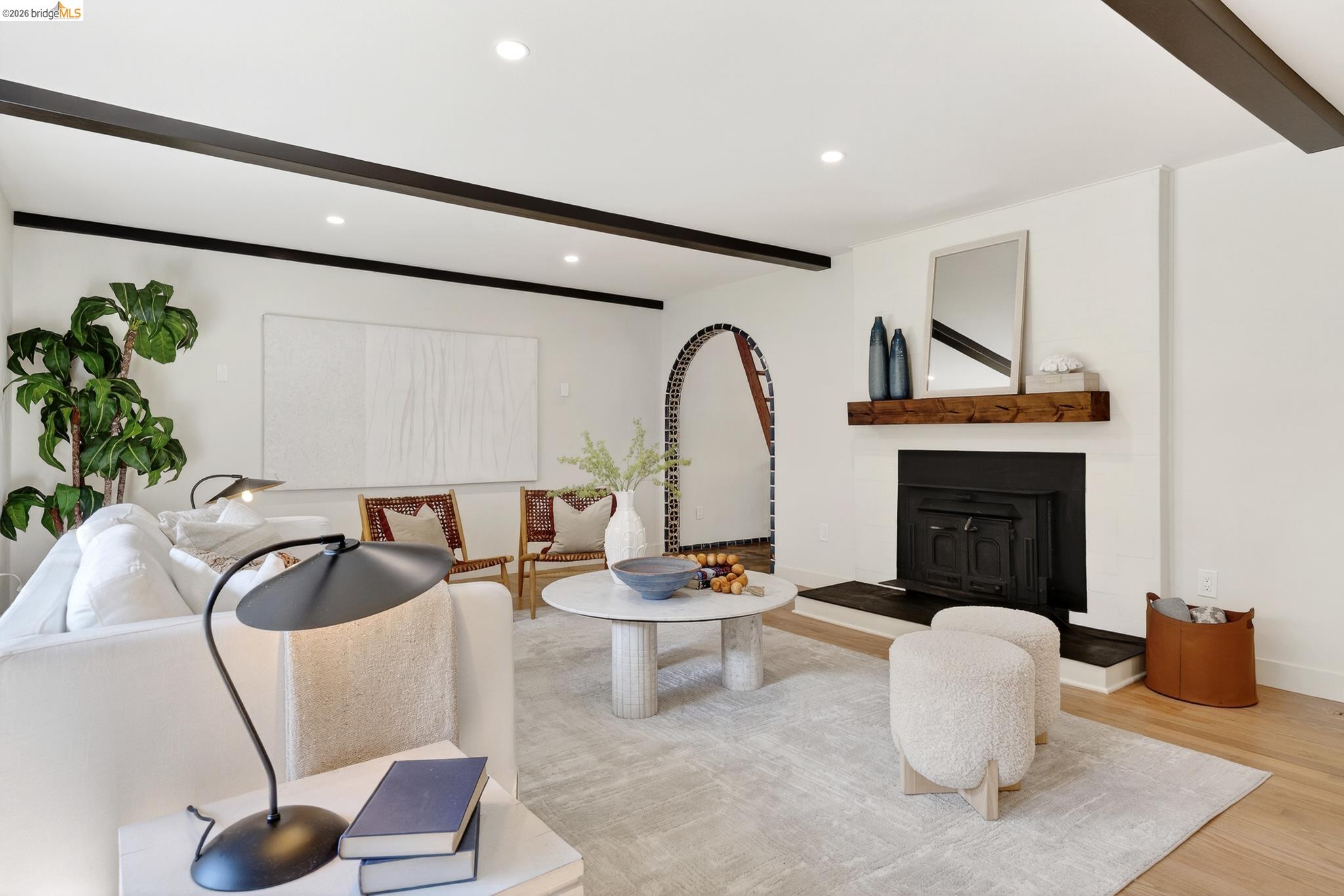 Detail Gallery Image 7 of 59 For 5914 Thornhill Drive, Oakland,  CA 94611 - 3 Beds | 2 Baths