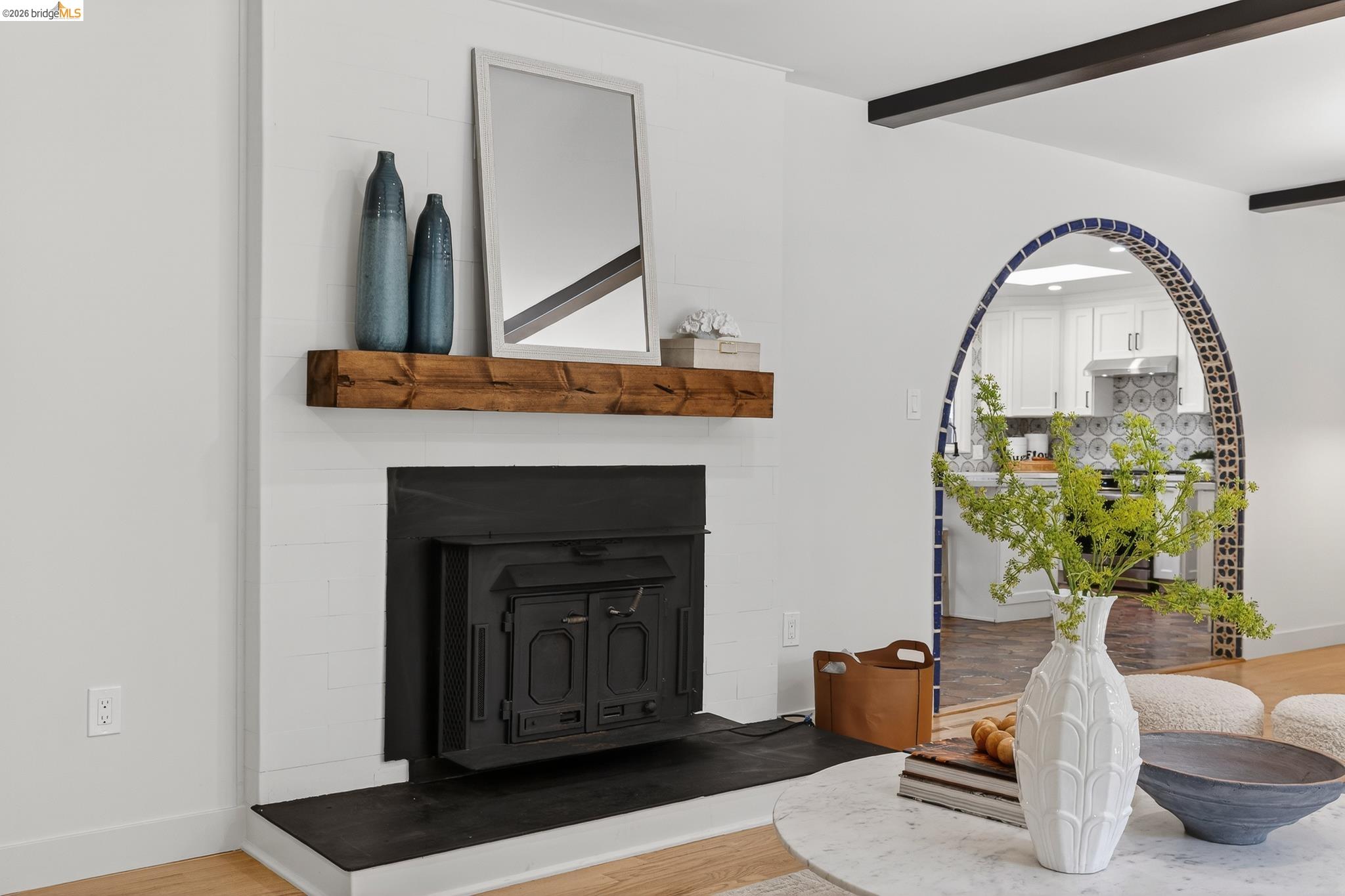 Detail Gallery Image 9 of 59 For 5914 Thornhill Drive, Oakland,  CA 94611 - 3 Beds | 2 Baths