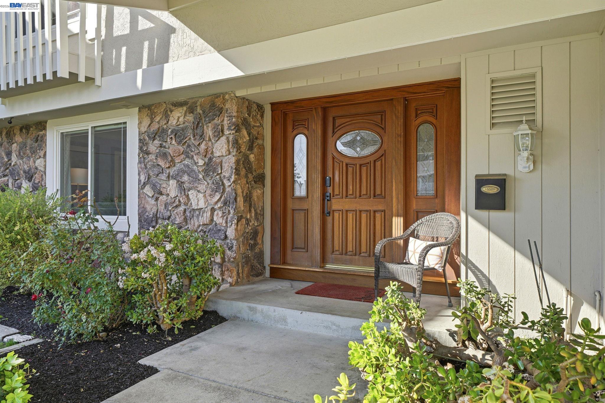 Detail Gallery Image 3 of 51 For 4823 Pipit Court, Pleasanton,  CA 94566 - 5 Beds | 2/1 Baths