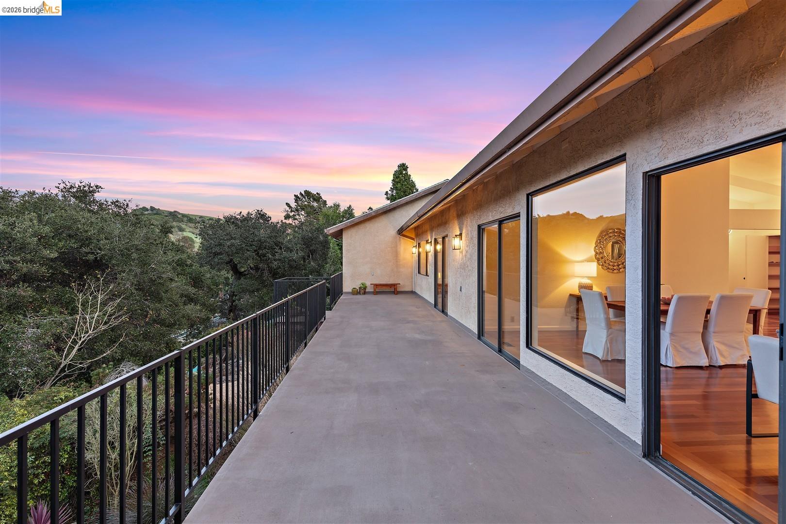 Detail Gallery Image 12 of 60 For 6065 Dimm Way, Richmond,  CA 94805 - 5 Beds | 4/1 Baths