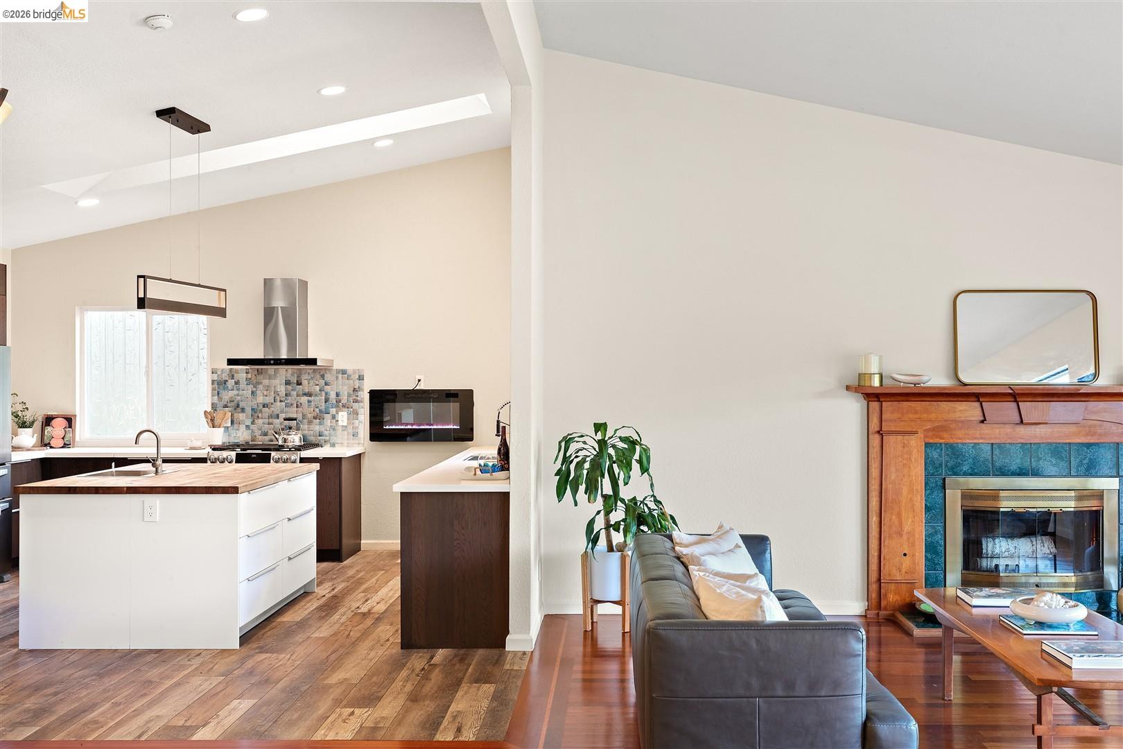 Detail Gallery Image 16 of 60 For 6065 Dimm Way, Richmond,  CA 94805 - 5 Beds | 4/1 Baths