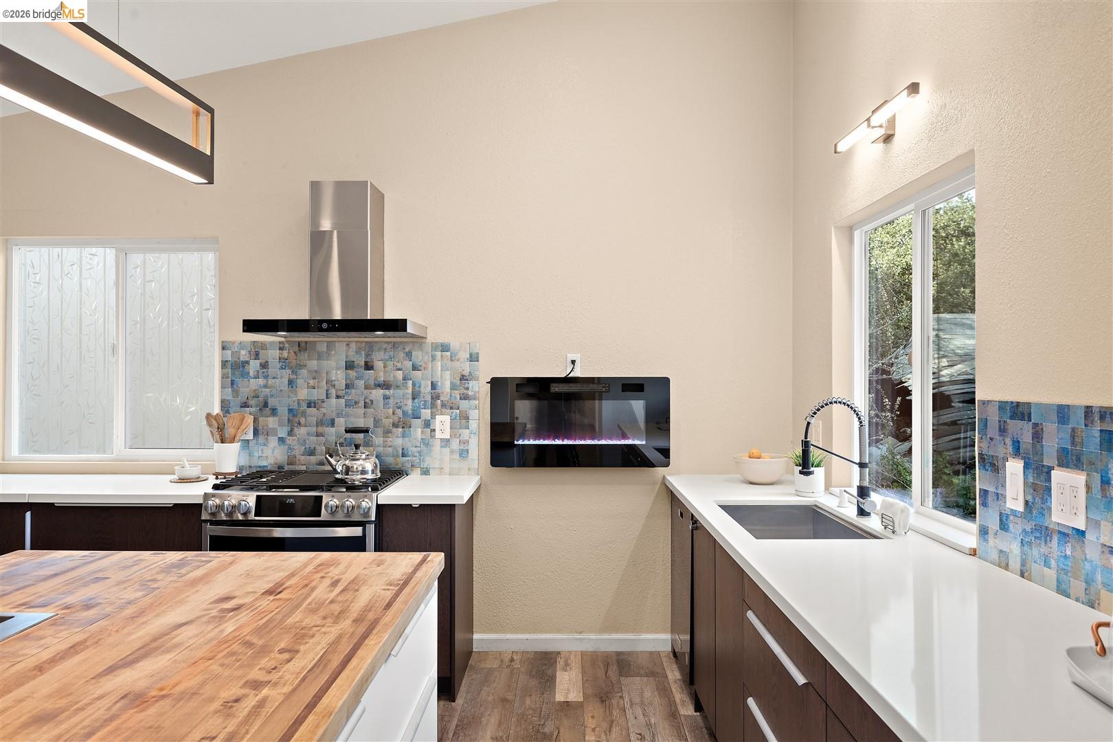 Detail Gallery Image 18 of 60 For 6065 Dimm Way, Richmond,  CA 94805 - 5 Beds | 4/1 Baths