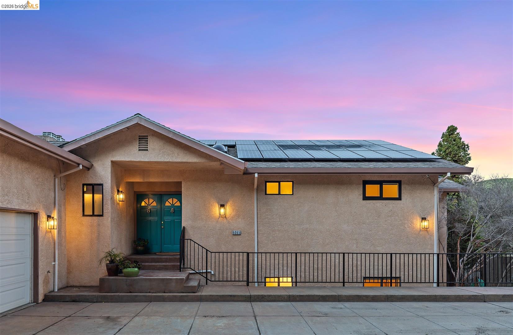 Detail Gallery Image 4 of 60 For 6065 Dimm Way, Richmond,  CA 94805 - 5 Beds | 4/1 Baths