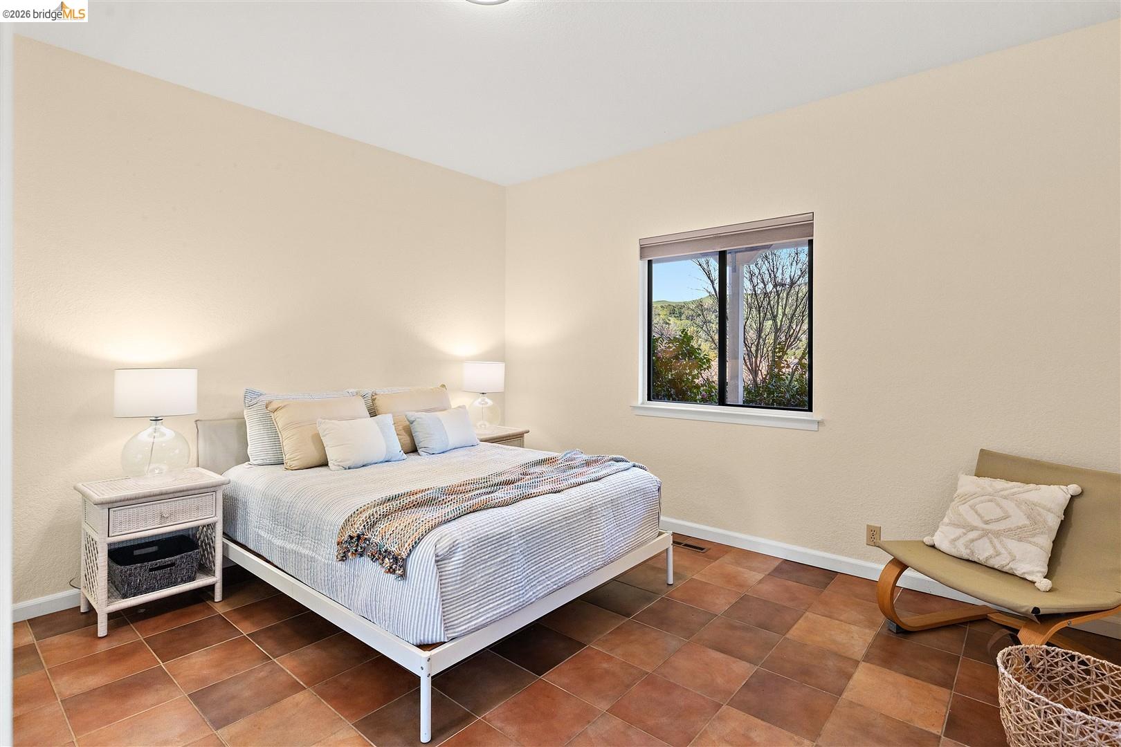 Detail Gallery Image 39 of 60 For 6065 Dimm Way, Richmond,  CA 94805 - 5 Beds | 4/1 Baths