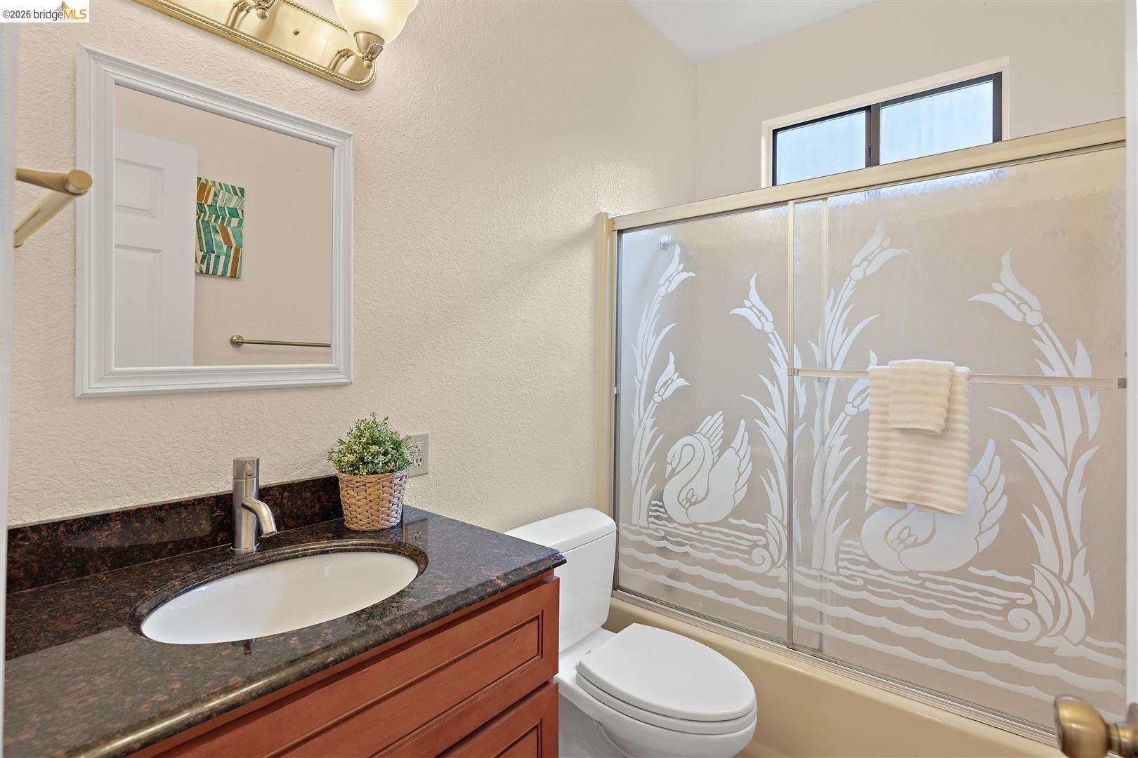 Detail Gallery Image 40 of 60 For 6065 Dimm Way, Richmond,  CA 94805 - 5 Beds | 4/1 Baths