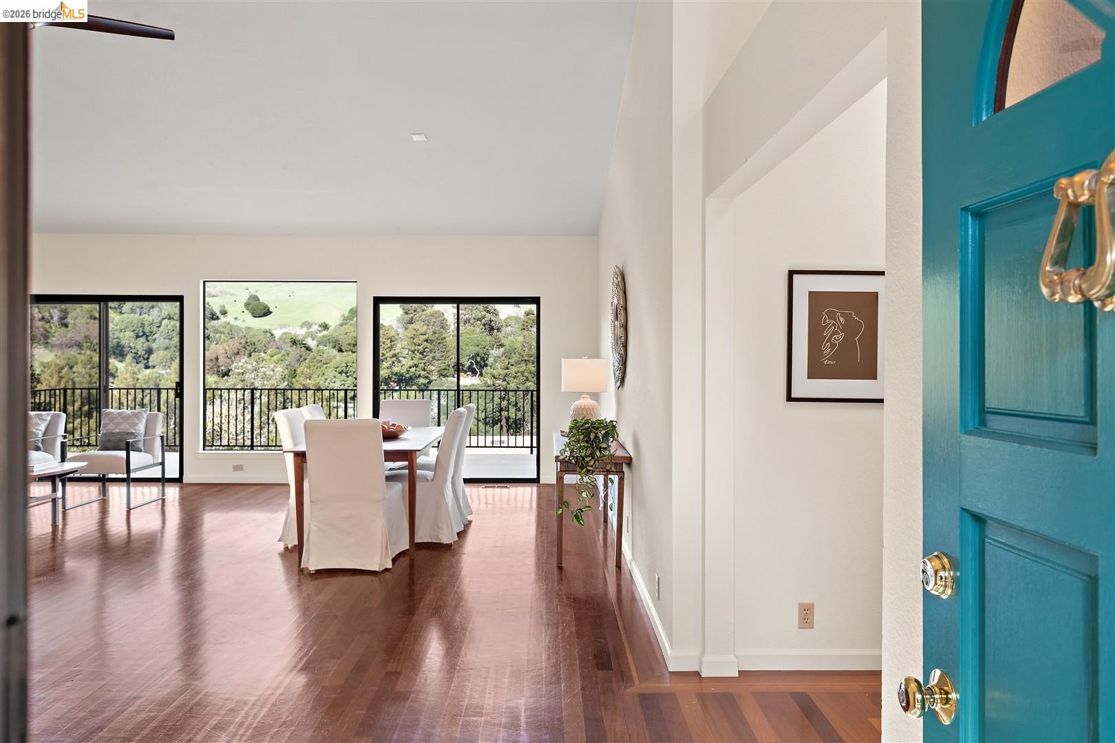 Detail Gallery Image 6 of 60 For 6065 Dimm Way, Richmond,  CA 94805 - 5 Beds | 4/1 Baths