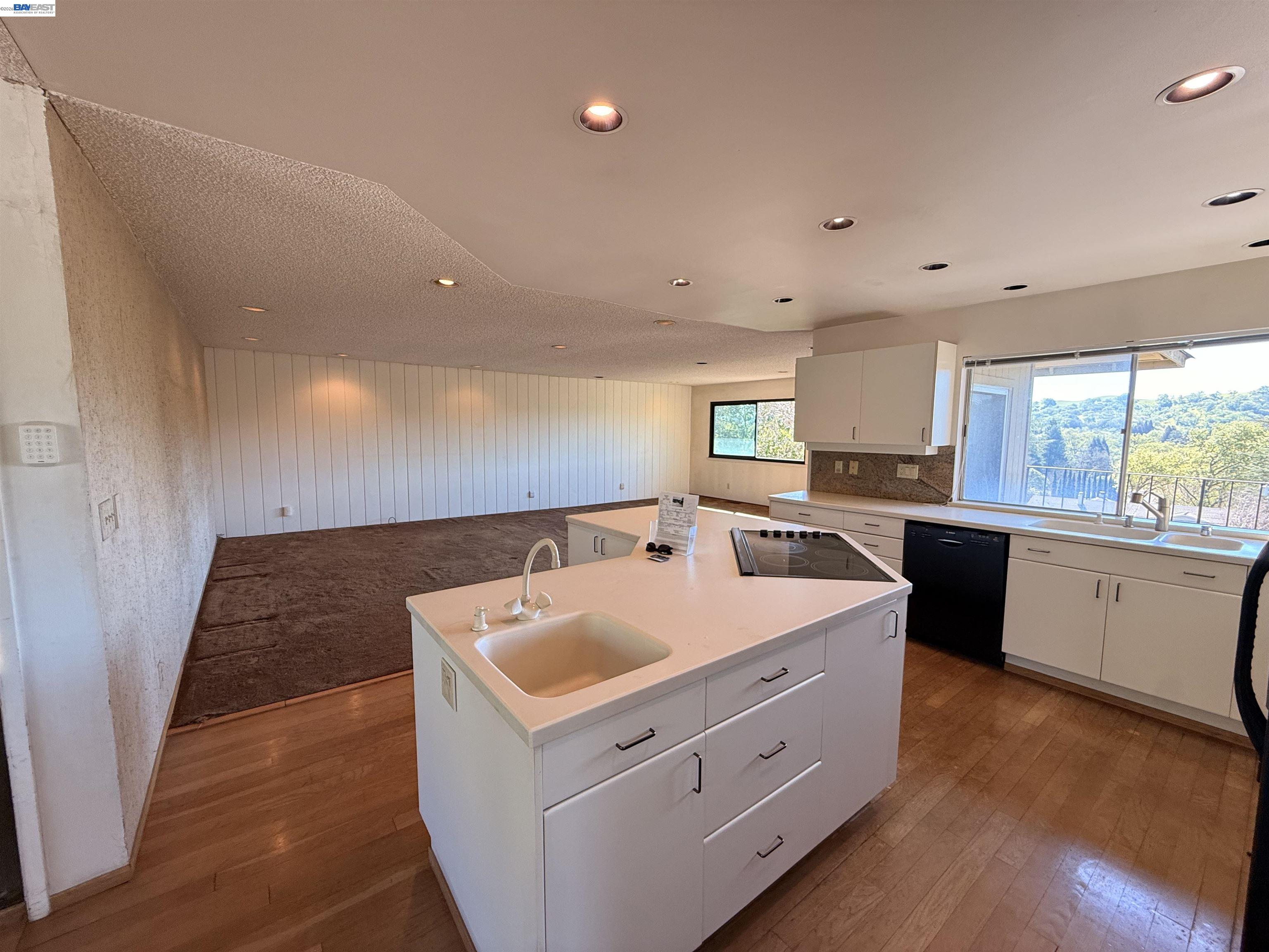 Detail Gallery Image 2 of 32 For 37 Pulido Ct, Danville,  CA 94526 - 4 Beds | 2 Baths