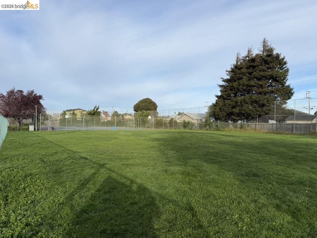 Detail Gallery Image 38 of 43 For 658 32nd St, Richmond,  CA 94804 - 2 Beds | 1 Baths