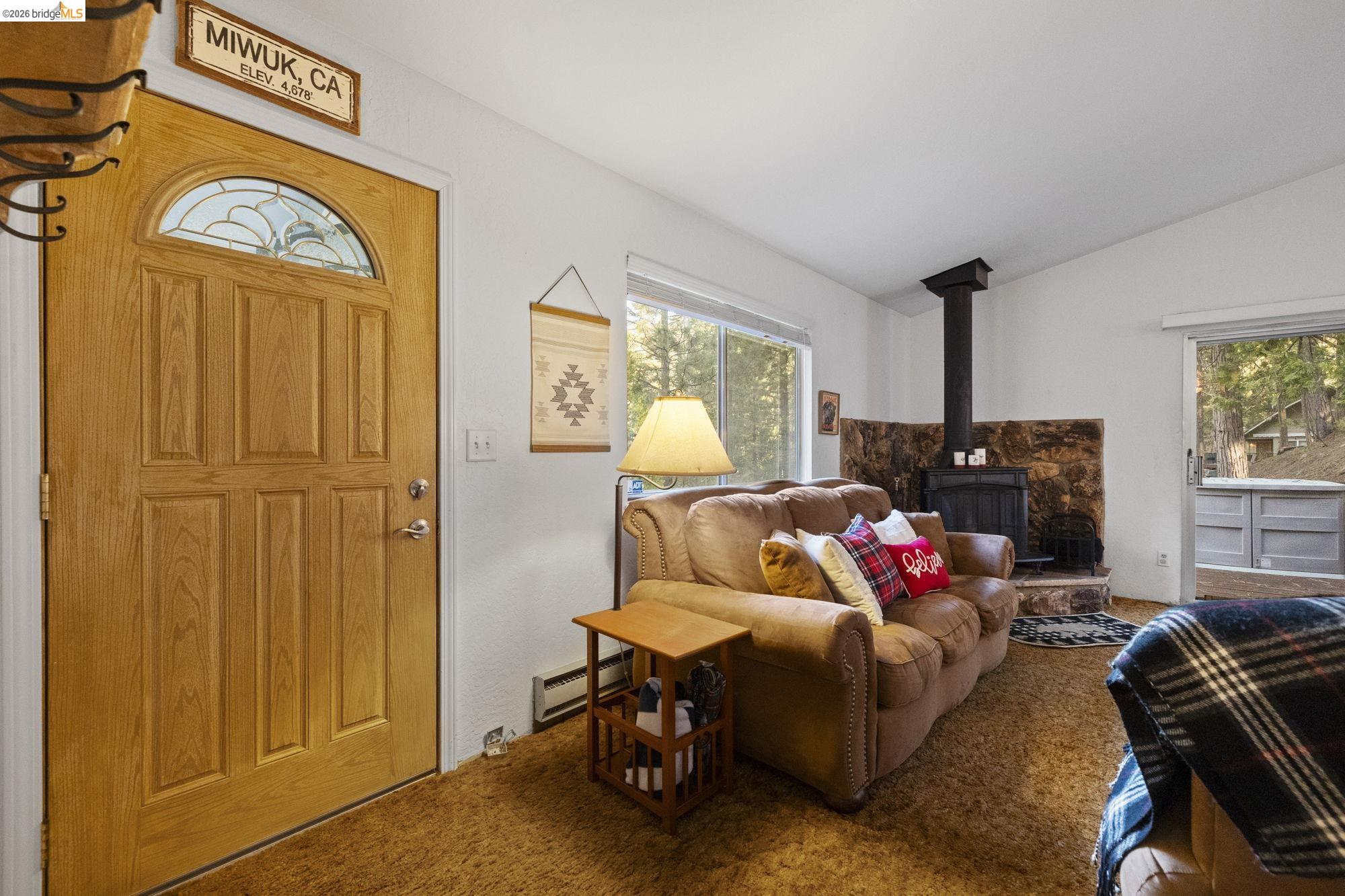 Detail Gallery Image 2 of 21 For 24021 Wakalu, Mi Wuk Village,  CA 95346 - 2 Beds | 2 Baths