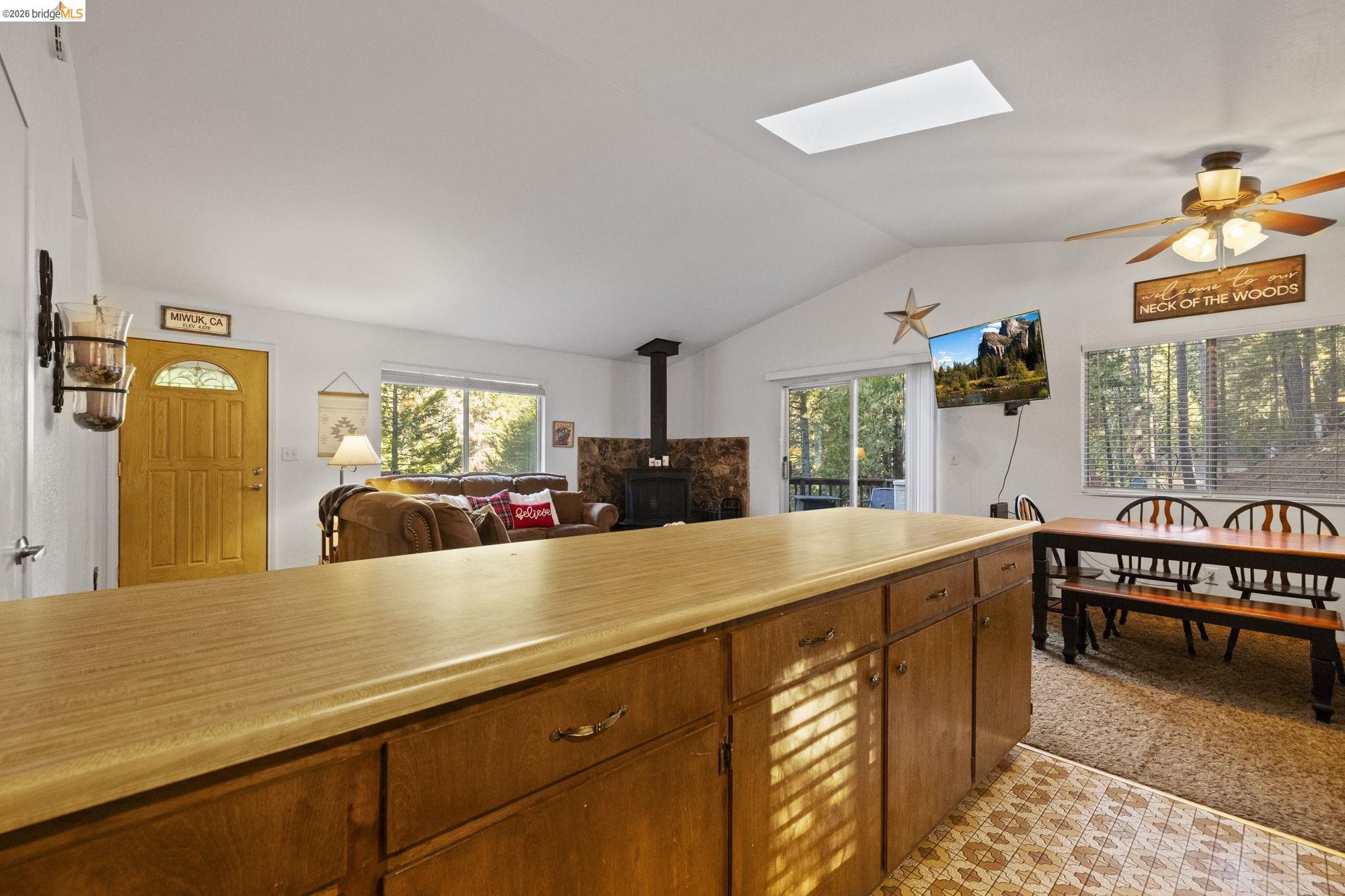 Detail Gallery Image 11 of 21 For 24021 Wakalu, Mi Wuk Village,  CA 95346 - 2 Beds | 2 Baths