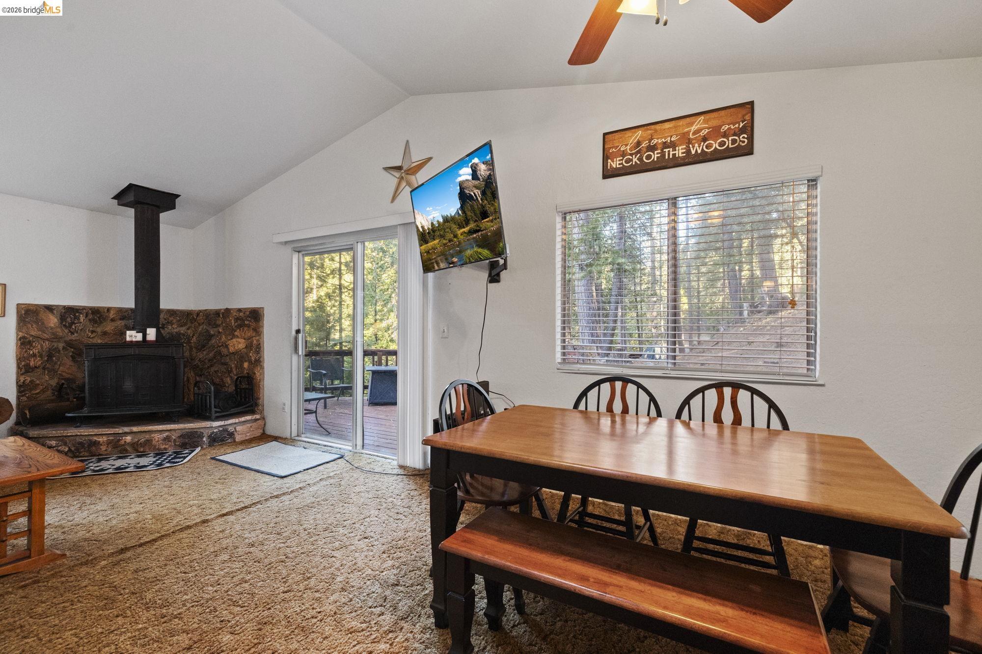 Detail Gallery Image 7 of 21 For 24021 Wakalu, Mi Wuk Village,  CA 95346 - 2 Beds | 2 Baths