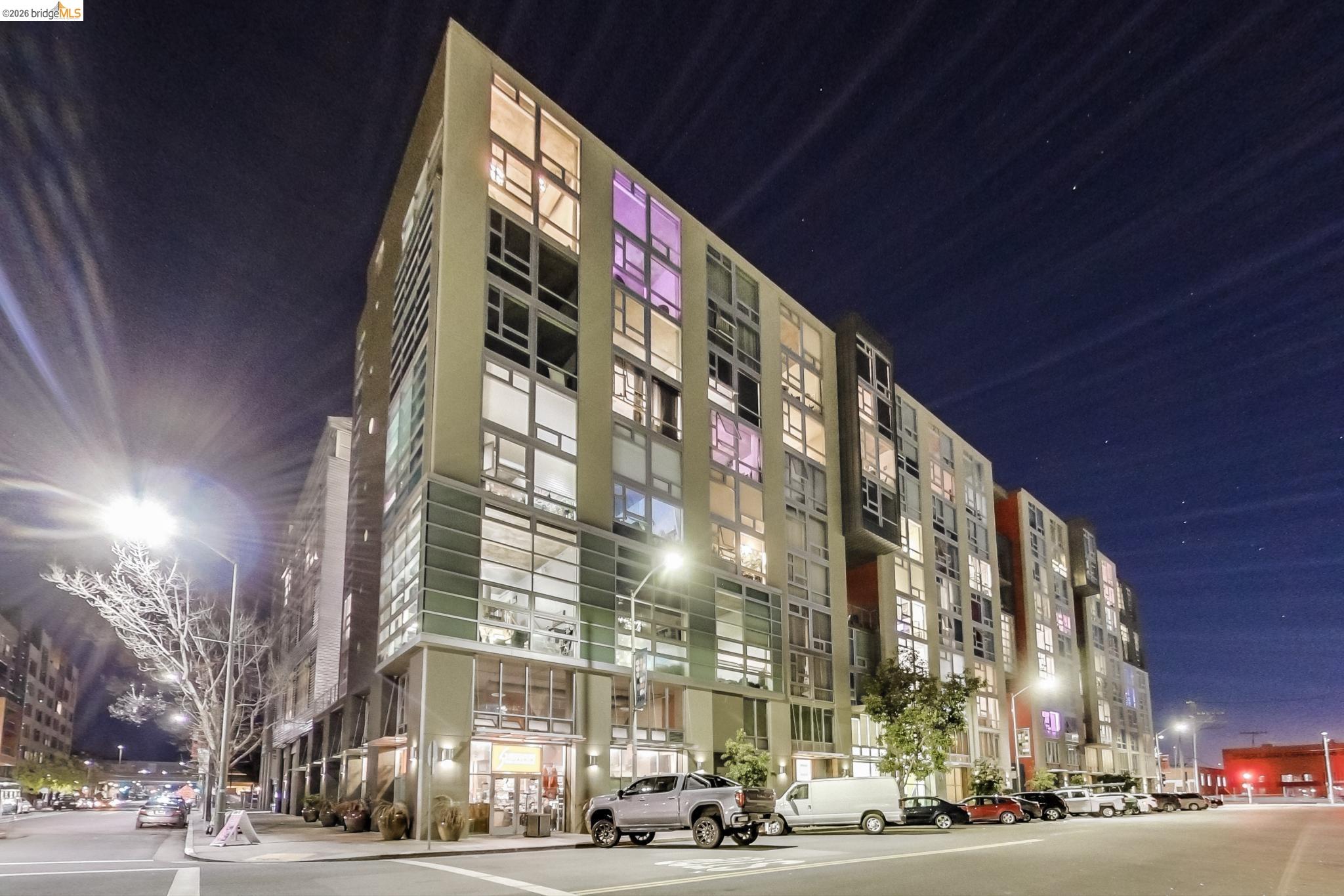 Detail Gallery Image 2 of 35 For 311 Oak St #735,  Oakland,  CA 94607 - 1 Beds | 1 Baths