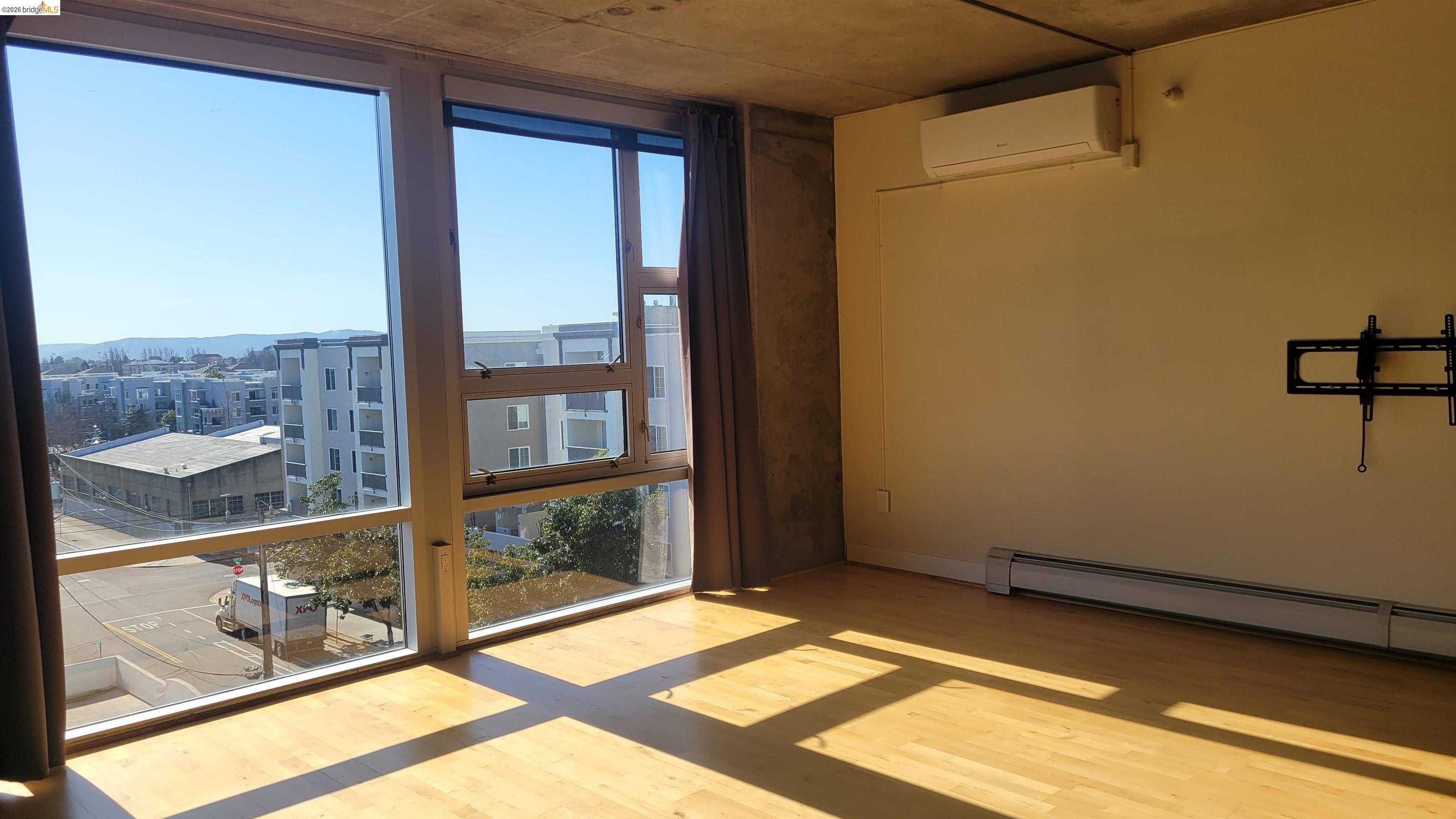 Detail Gallery Image 3 of 35 For 311 Oak St #735,  Oakland,  CA 94607 - 1 Beds | 1 Baths