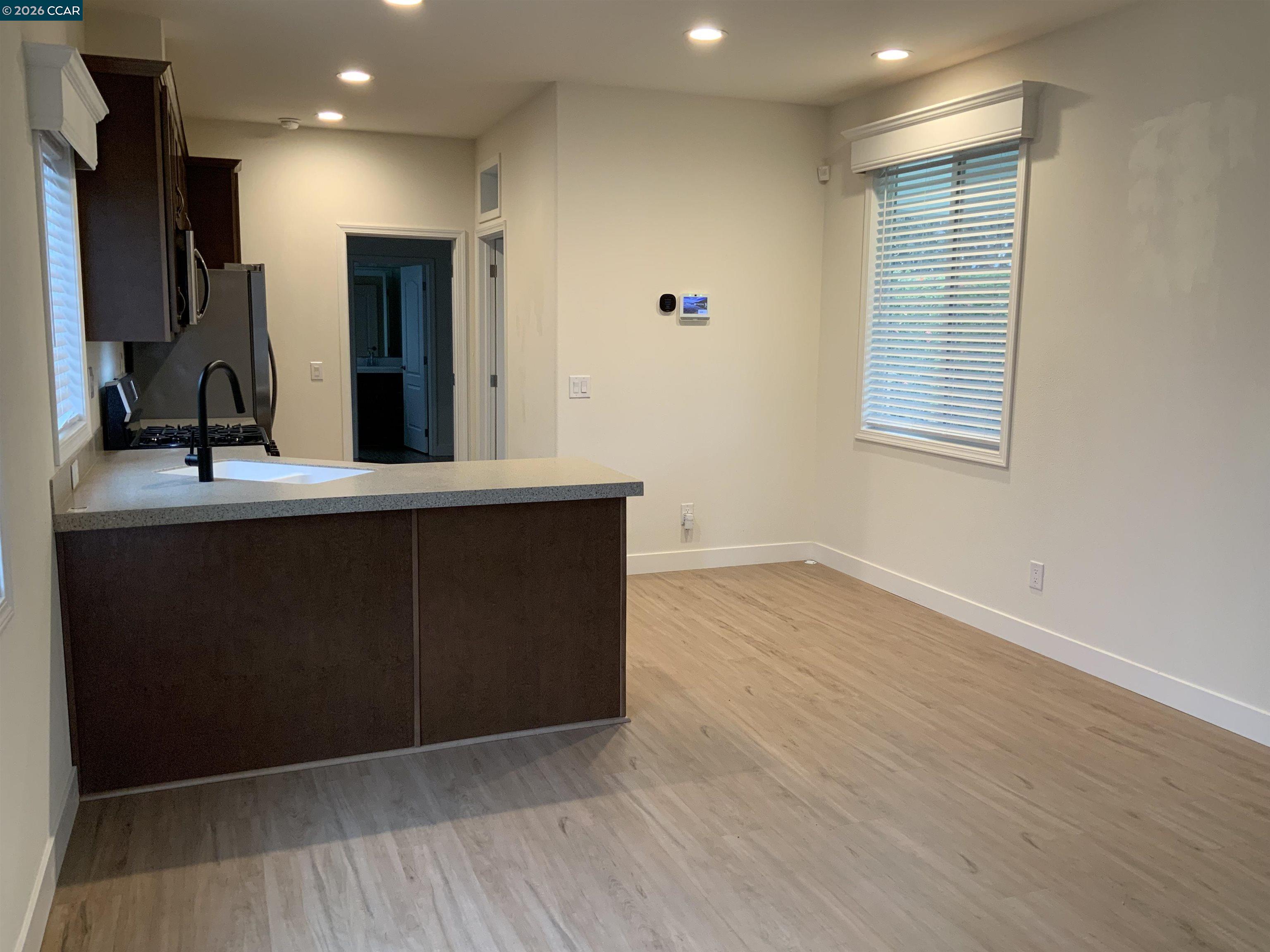 Detail Gallery Image 3 of 32 For 65 Pali Way, Pittsburg,  CA 94565 - 2 Beds | 2 Baths