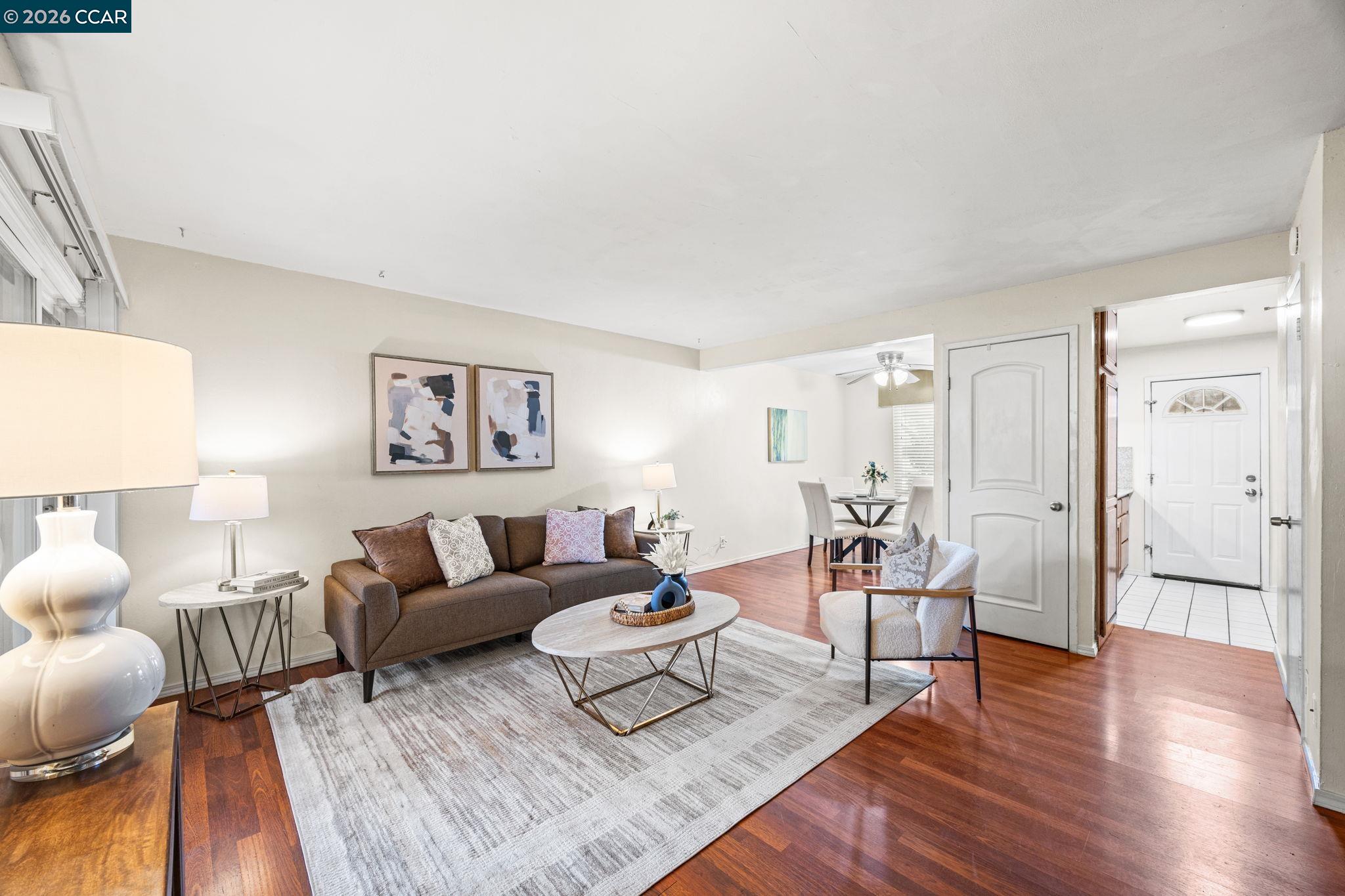 Detail Gallery Image 3 of 18 For 2069 Olivera Rd #E,  Concord,  CA 94520 - 2 Beds | 1/1 Baths