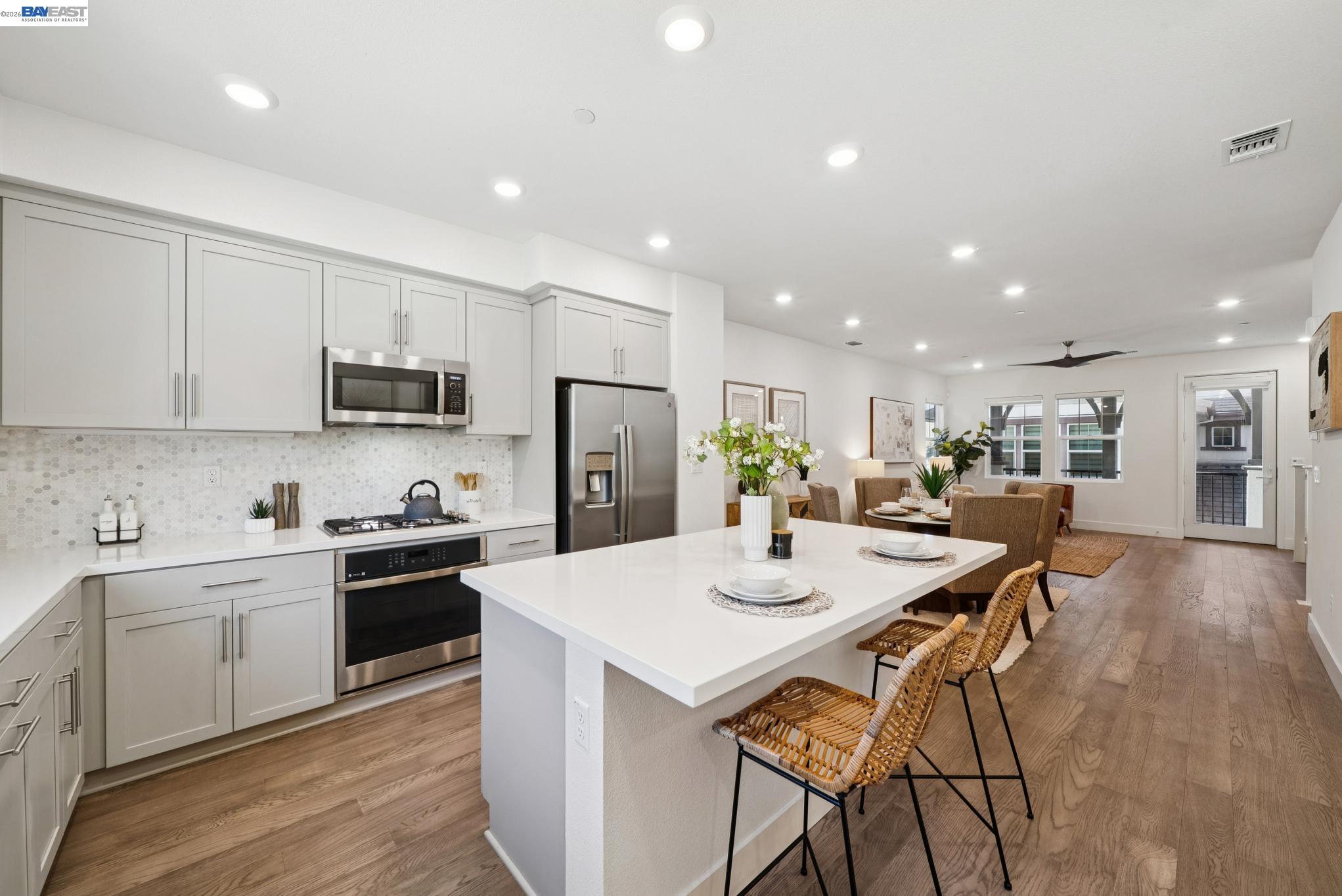 Detail Gallery Image 17 of 55 For 57109 via Vicenza, San Ramon,  CA 94583 - 3 Beds | 3/1 Baths