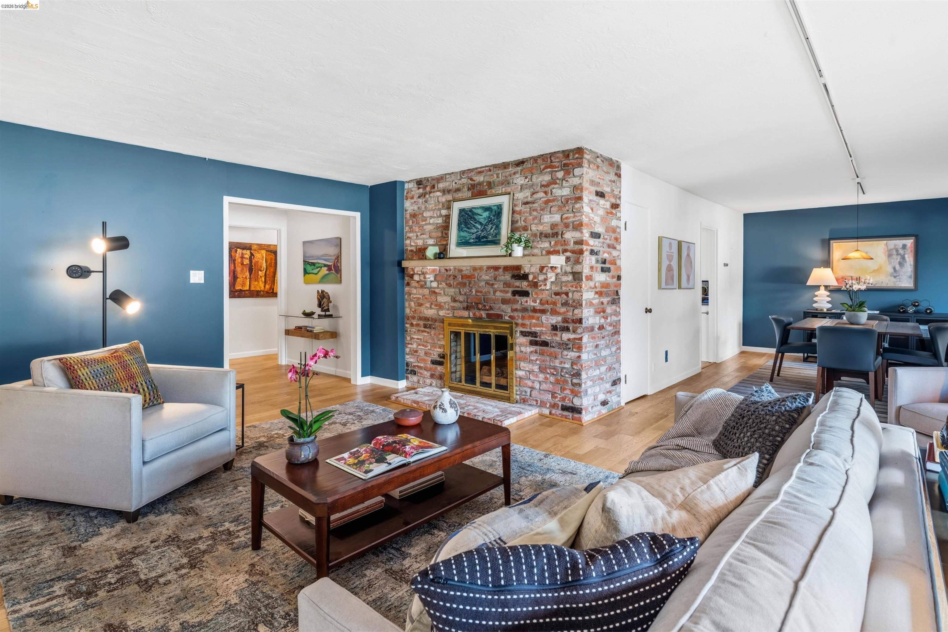 Front Image Thumbnail for EB41125123