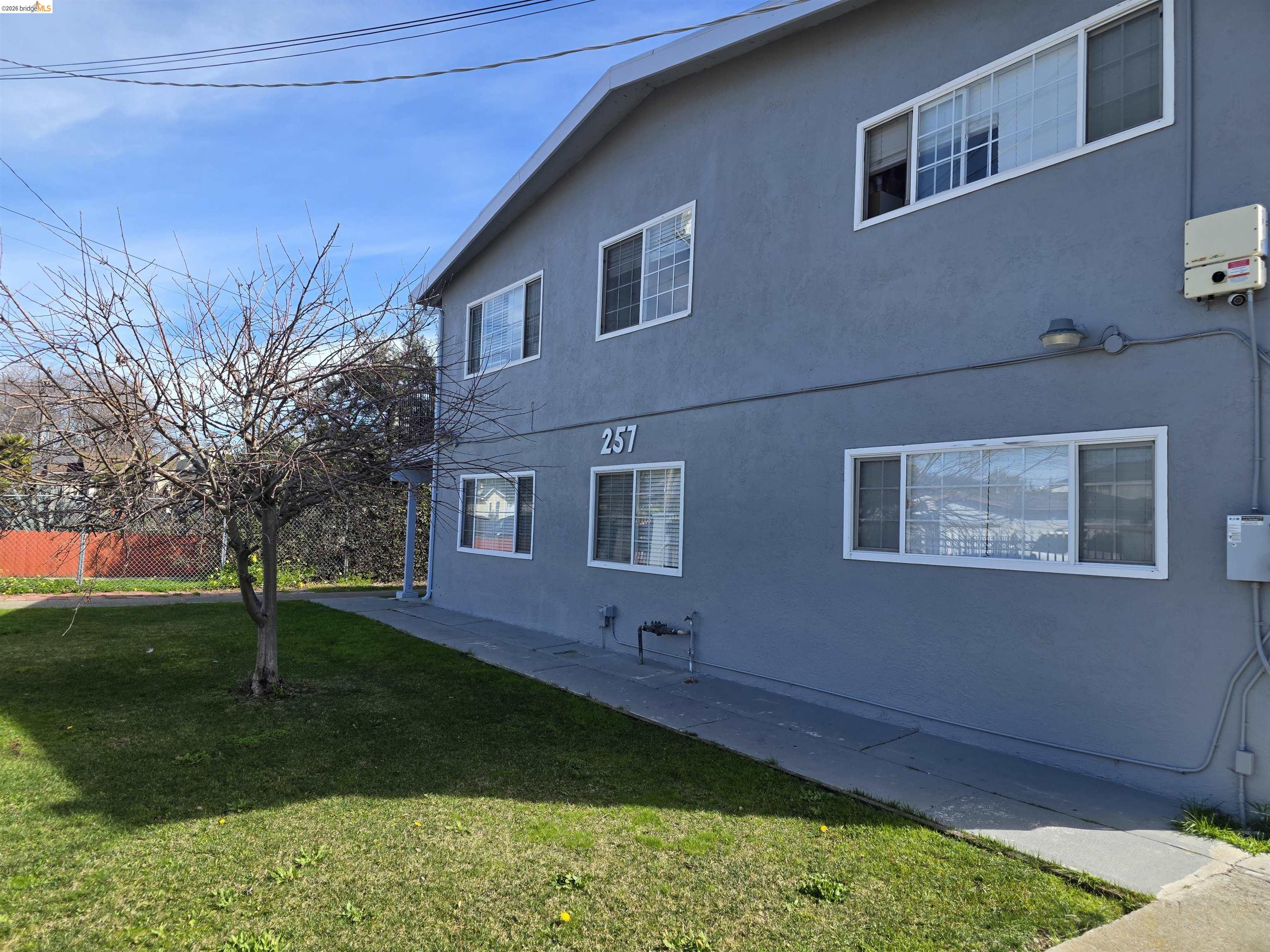 Detail Gallery Image 3 of 14 For 257 Poplar Ave, Hayward,  CA 94541 - – Beds | – Baths