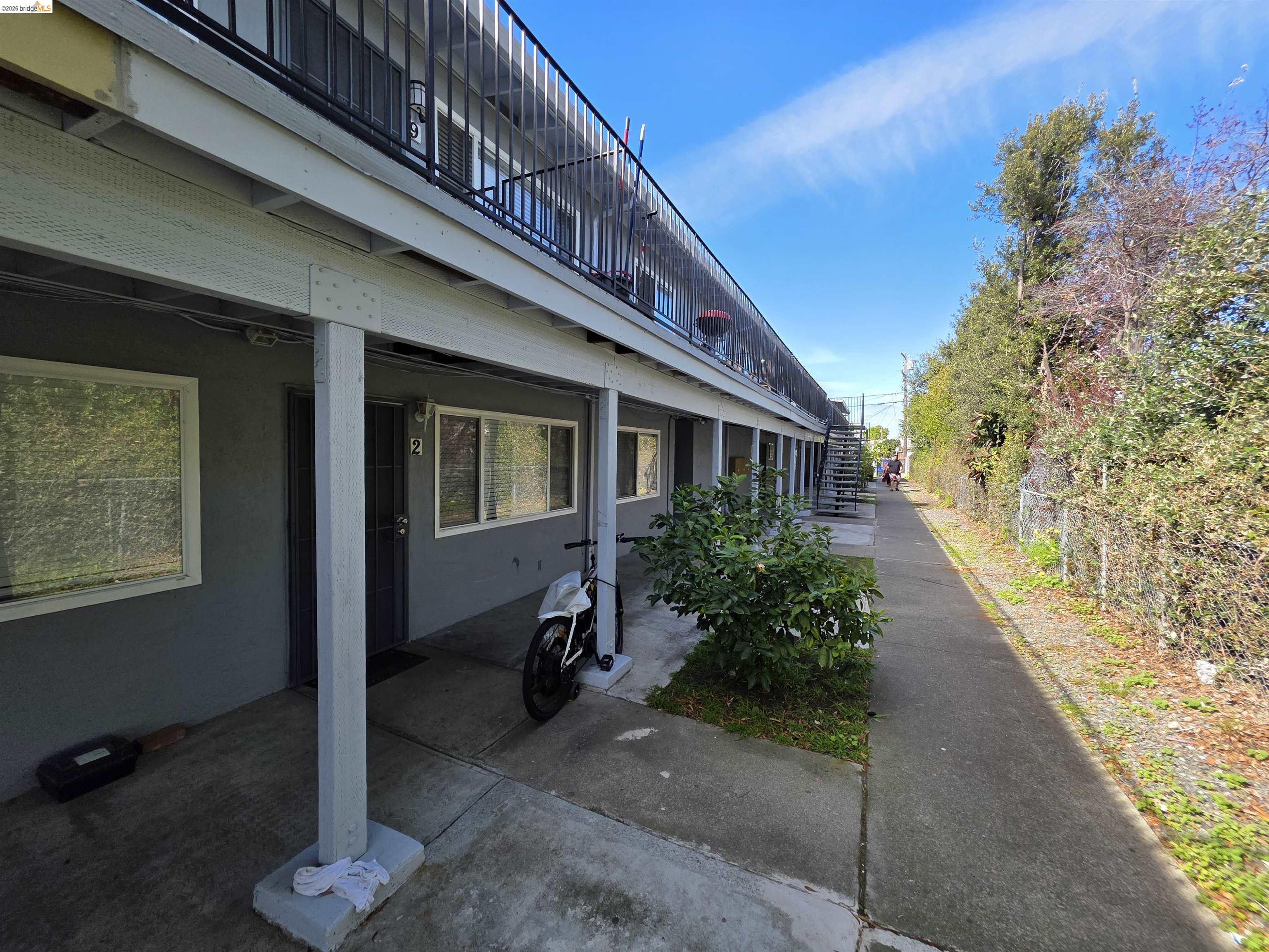 Detail Gallery Image 4 of 14 For 257 Poplar Ave, Hayward,  CA 94541 - – Beds | – Baths