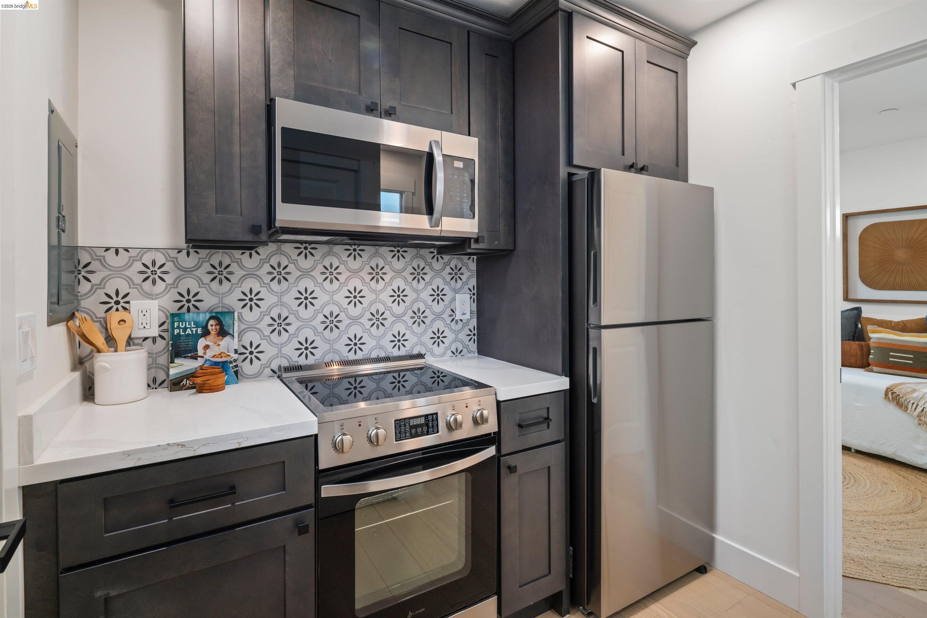 Detail Gallery Image 35 of 46 For 846 Adams St, Albany,  CA 94706 - 3 Beds | 2 Baths