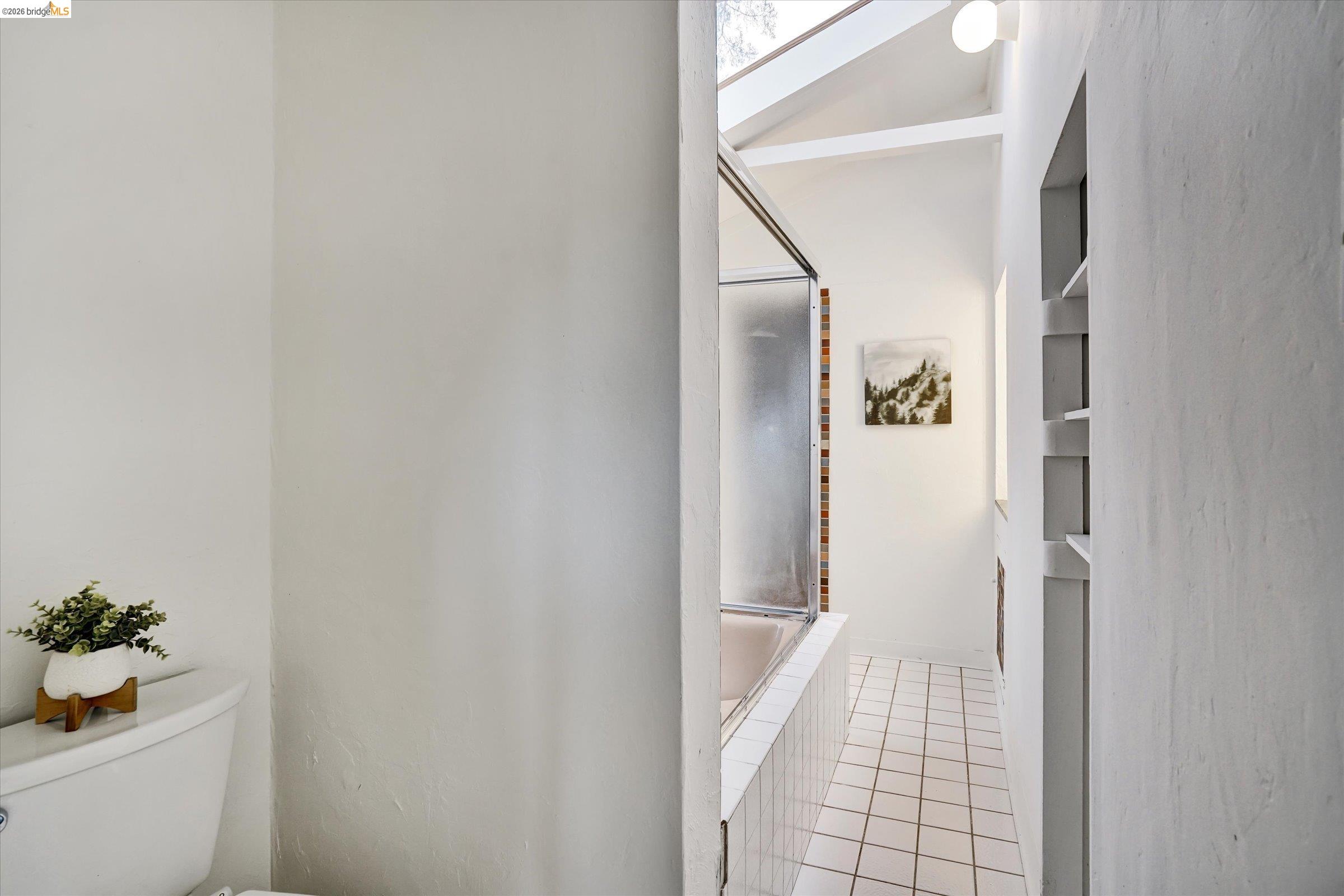 Detail Gallery Image 13 of 27 For 7603 Terrace Dr, El Cerrito,  CA 94530 - 1 Beds | 1 Baths