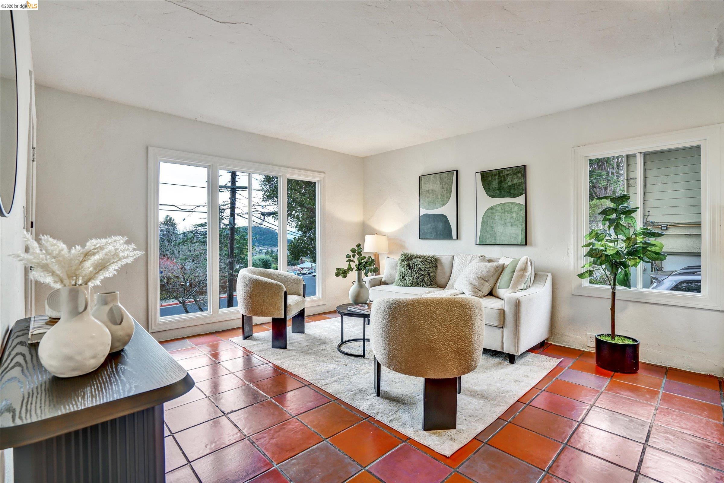 Detail Gallery Image 5 of 33 For 7603 Terrace Dr, El Cerrito,  CA 94530 - 1 Beds | 1 Baths