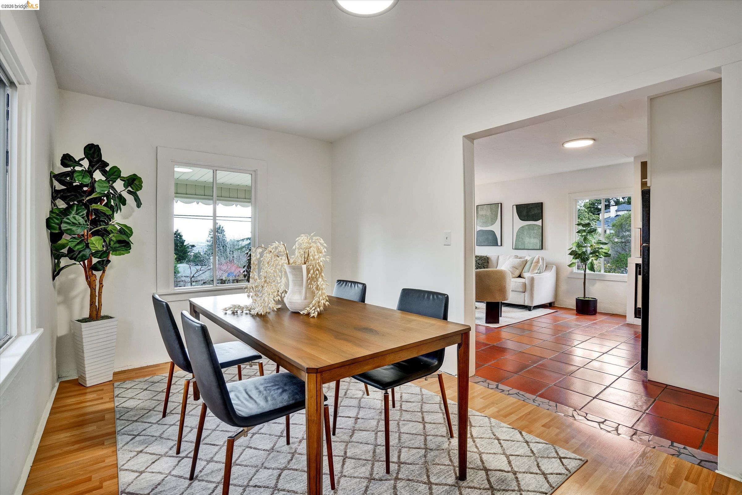 Detail Gallery Image 8 of 27 For 7603 Terrace Dr, El Cerrito,  CA 94530 - 1 Beds | 1 Baths