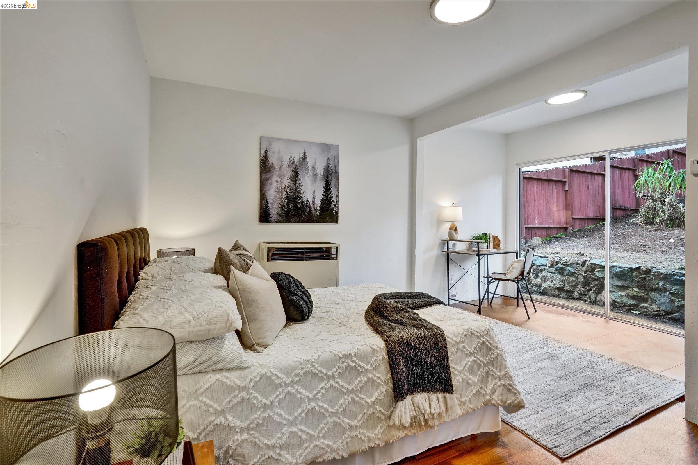 Detail Gallery Image 9 of 27 For 7603 Terrace Dr, El Cerrito,  CA 94530 - 1 Beds | 1 Baths