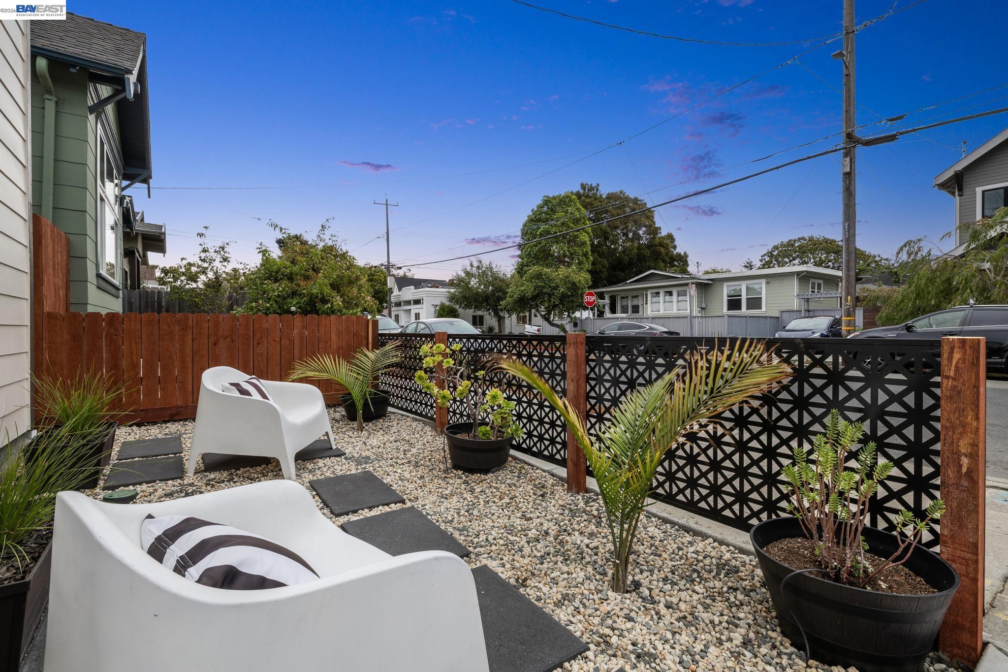 Detail Gallery Image 2 of 34 For 917 Channing Way, Berkeley,  CA 94710 - – Beds | – Baths