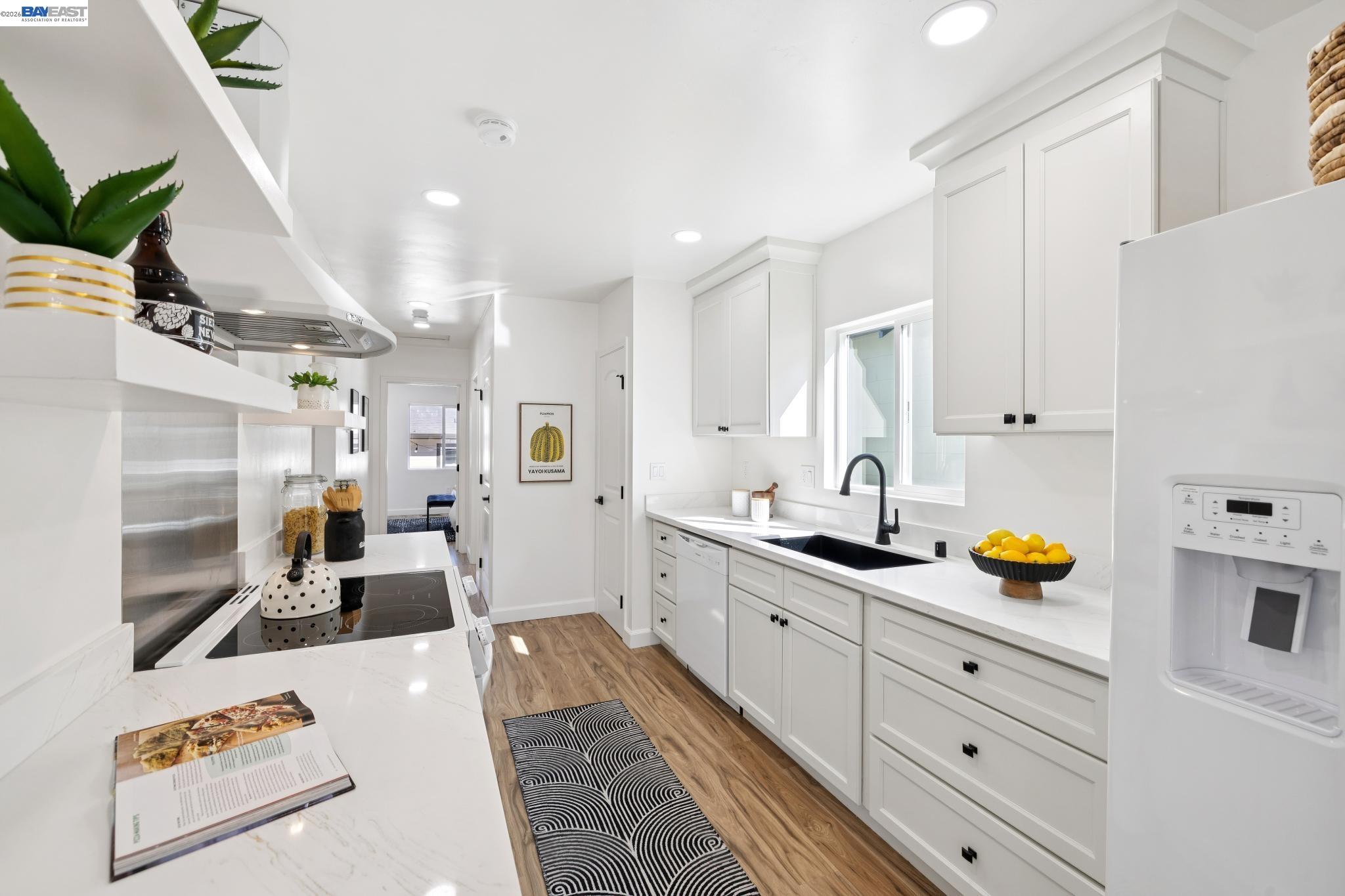 Detail Gallery Image 11 of 34 For 917 Channing Way, Berkeley,  CA 94710 - – Beds | – Baths