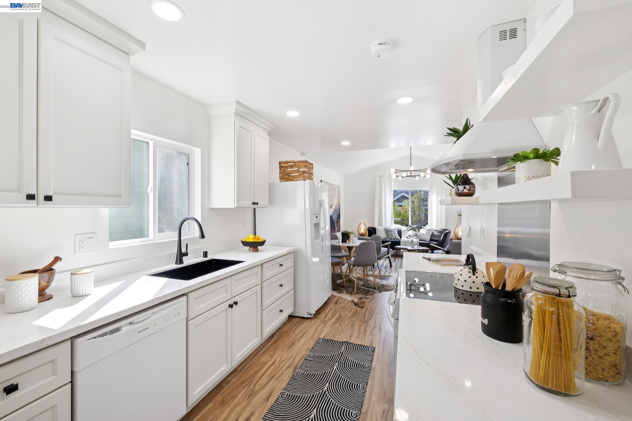 Detail Gallery Image 10 of 34 For 917 Channing Way, Berkeley,  CA 94710 - – Beds | – Baths