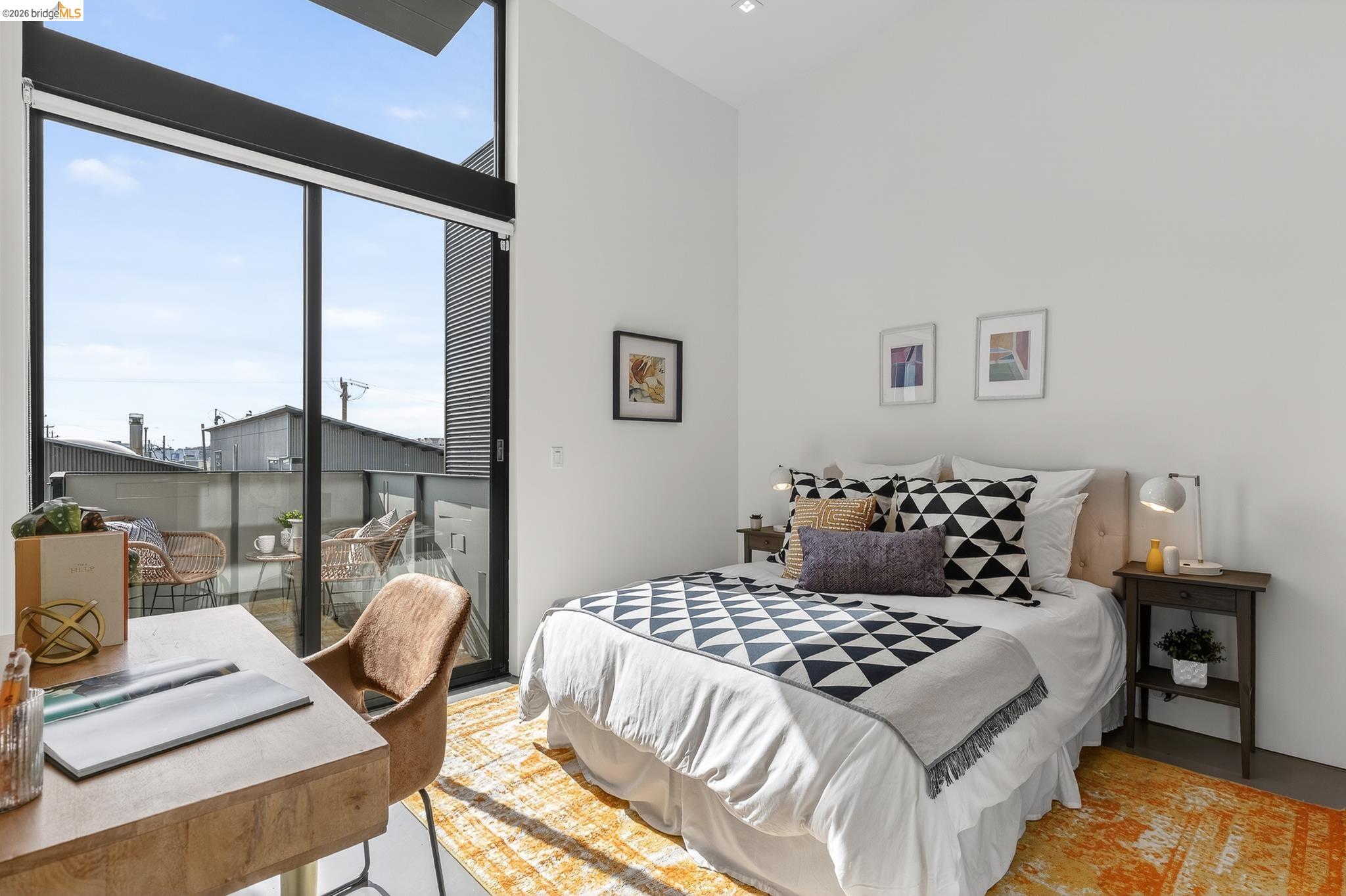 Detail Gallery Image 11 of 41 For 811 Folger Ave, Berkeley,  CA 94710 - 3 Beds | 2/1 Baths