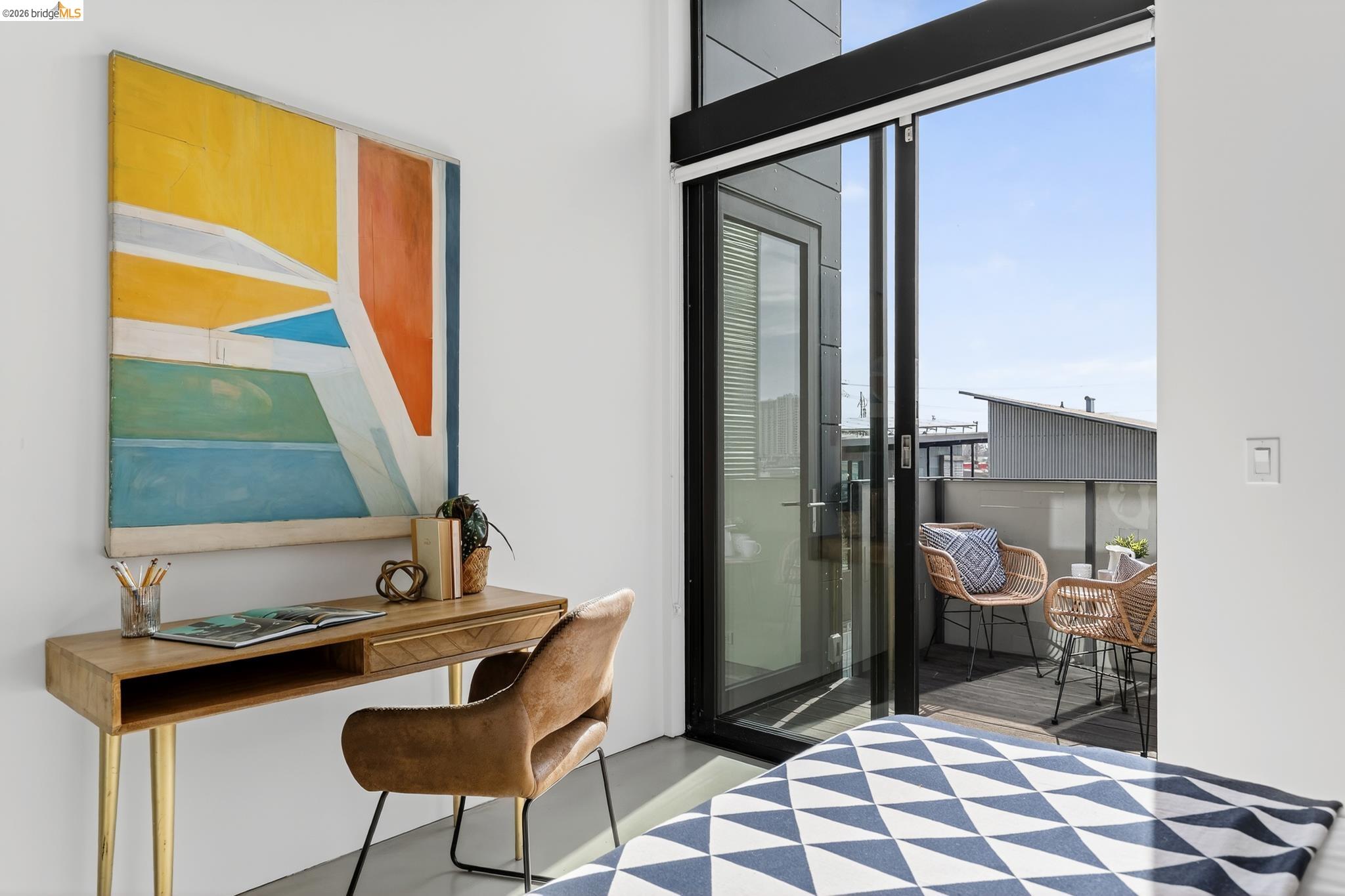 Detail Gallery Image 12 of 41 For 811 Folger Ave, Berkeley,  CA 94710 - 3 Beds | 2/1 Baths